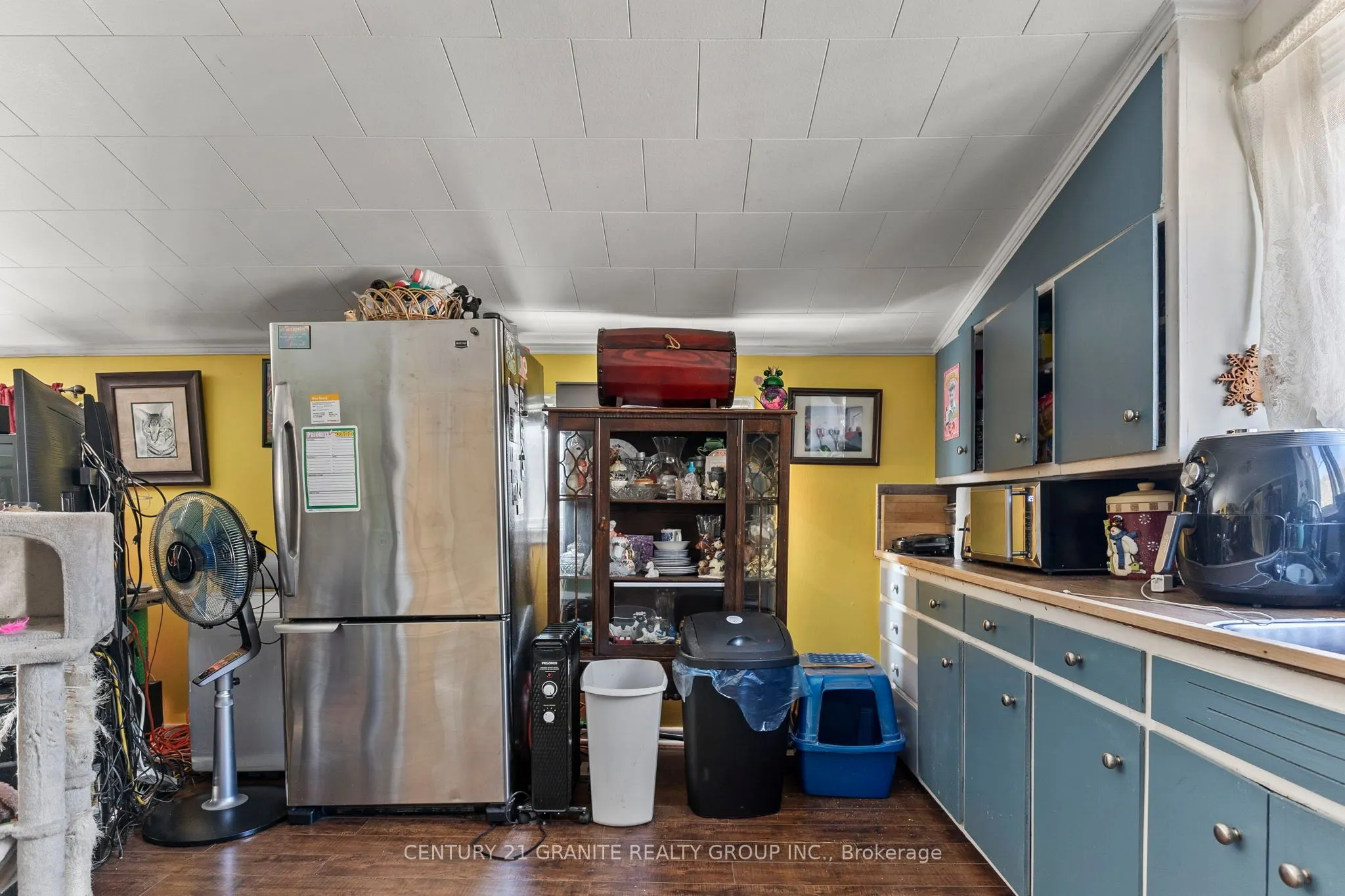 183 Hastings Street N