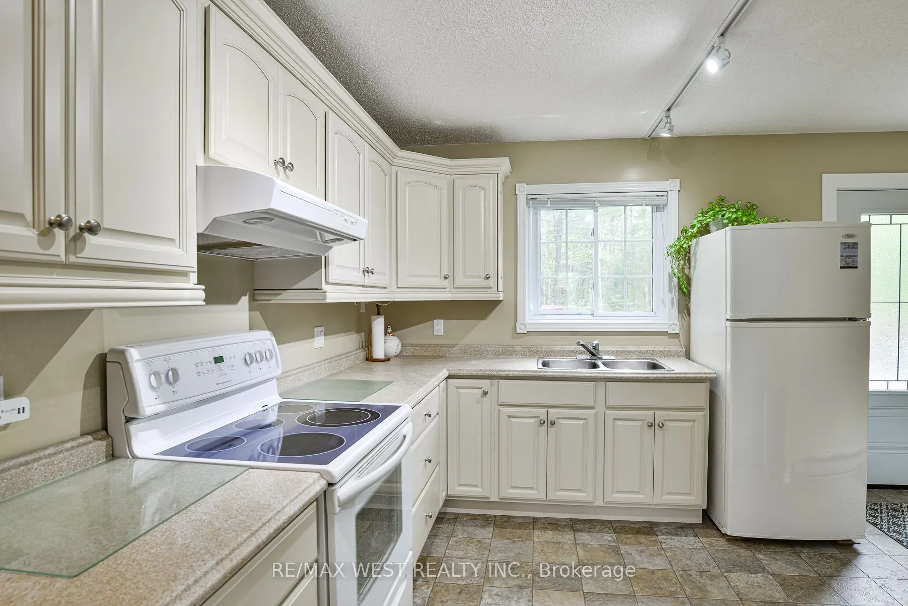 1162 Burlmarie Road, #1