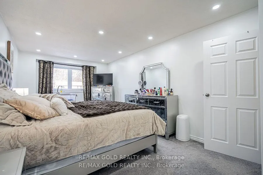 445 Pioneer Drive, #4