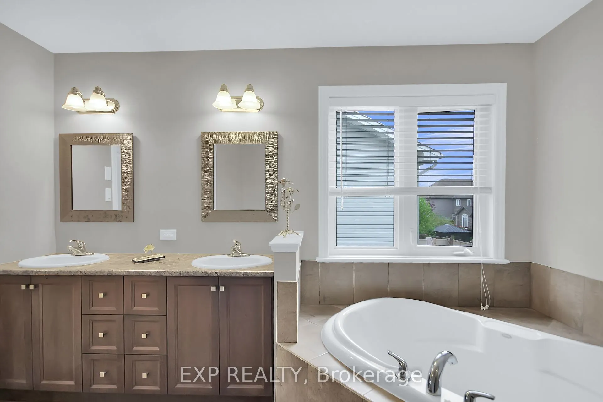 132 Gracewood Crescent
