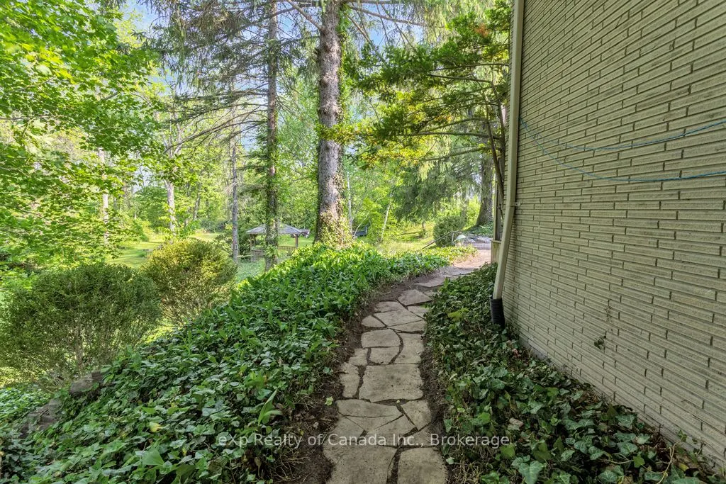 132 North Street E
