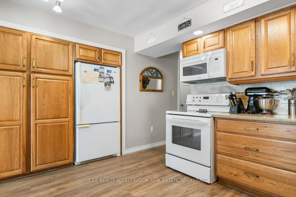 8738 County Road 2 W