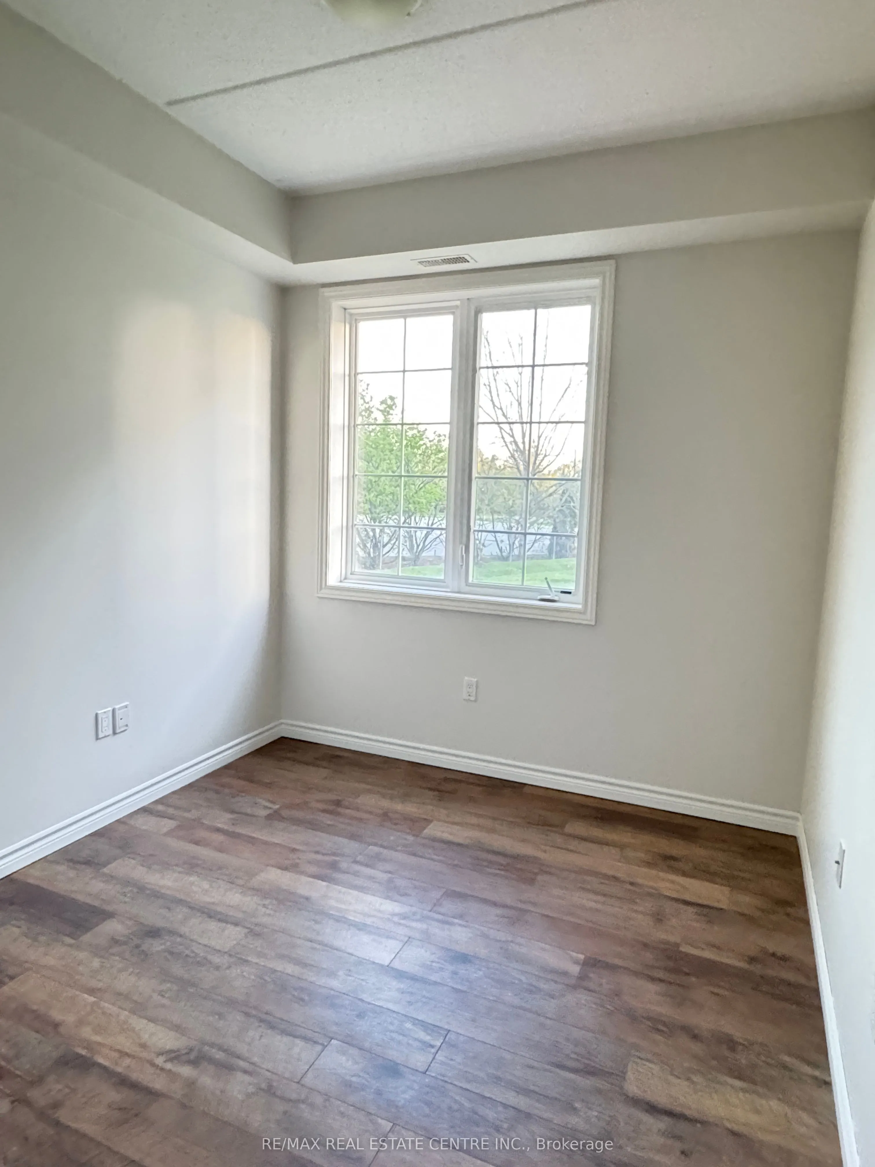 1083 Gordon Street S, #111