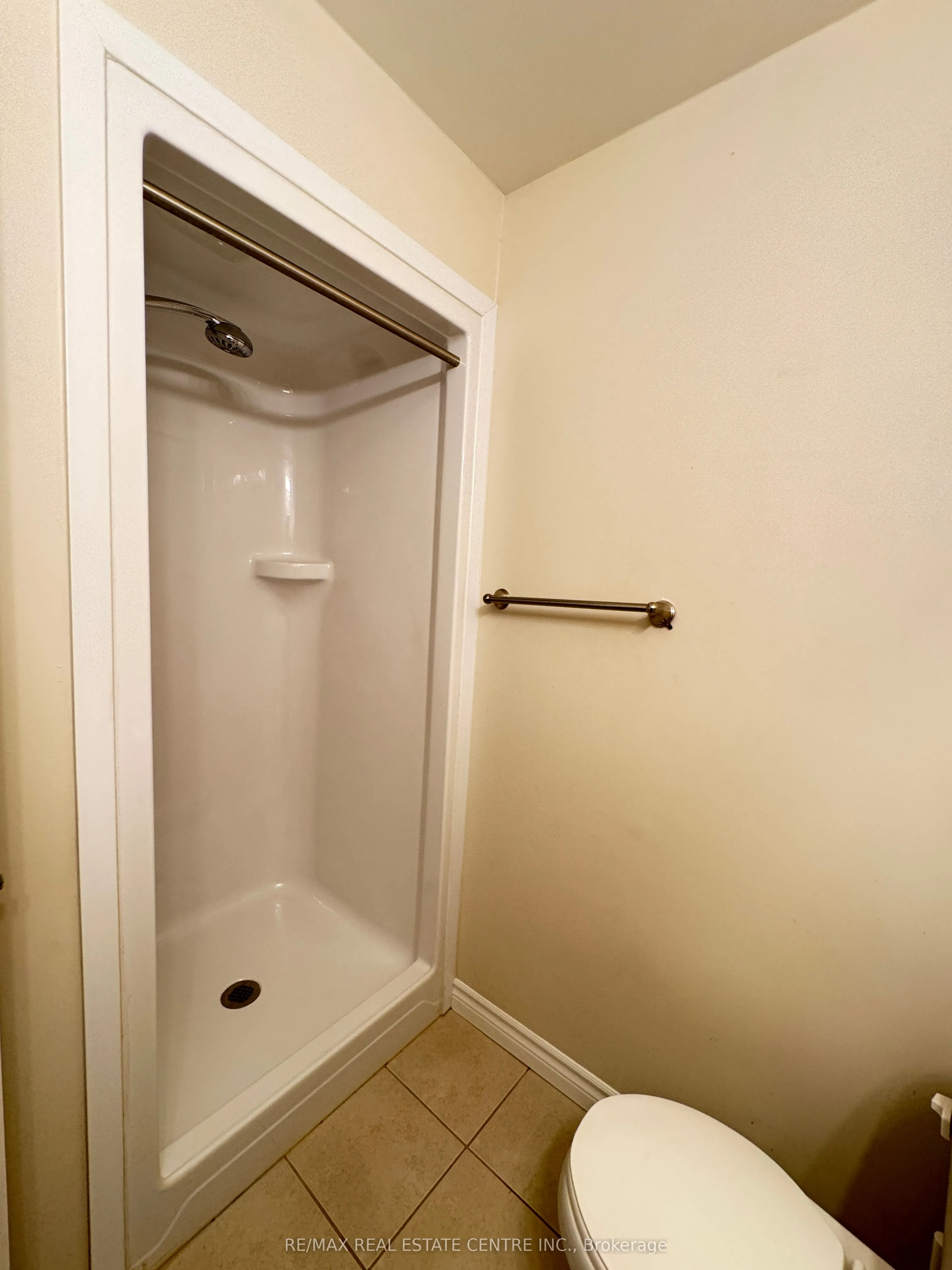 1083 Gordon Street S, #111