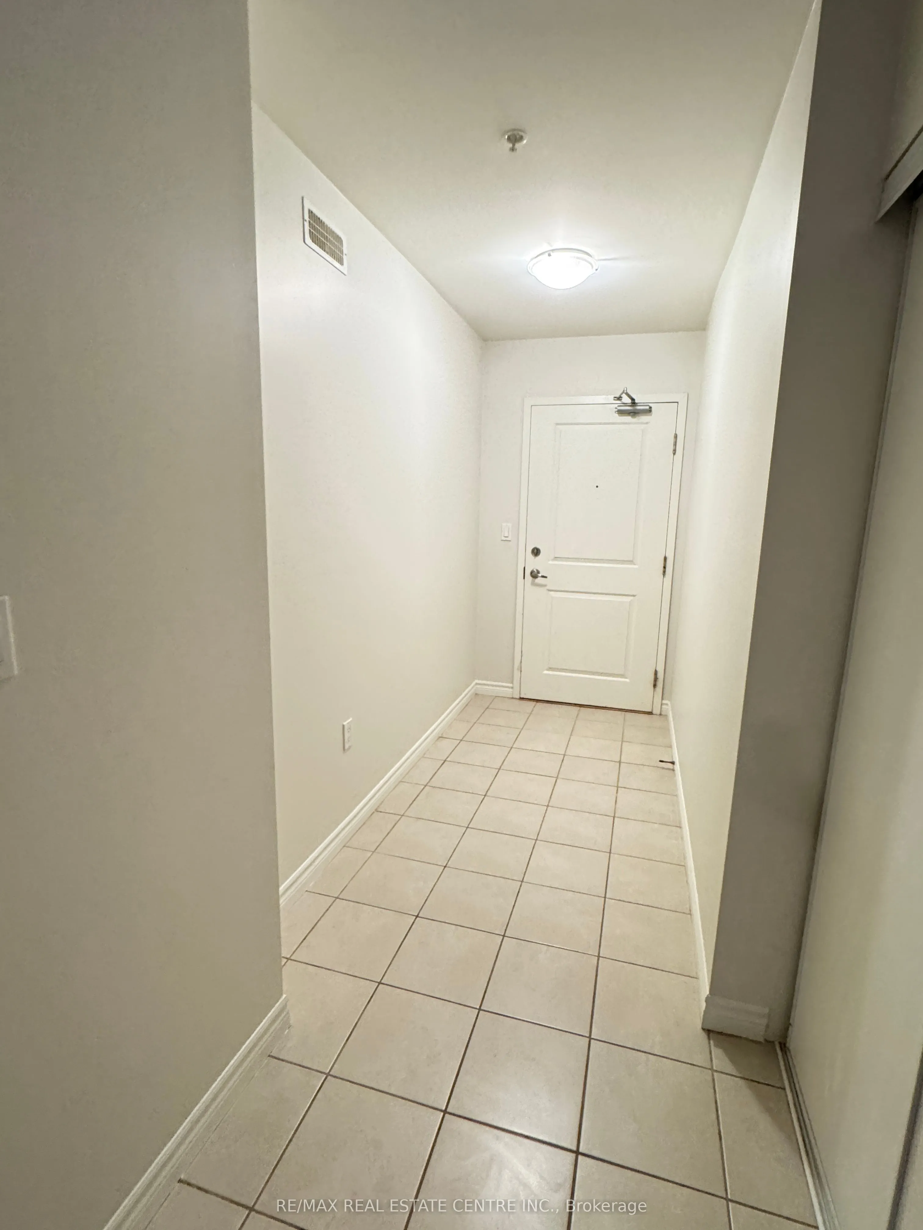 1083 Gordon Street S, #111