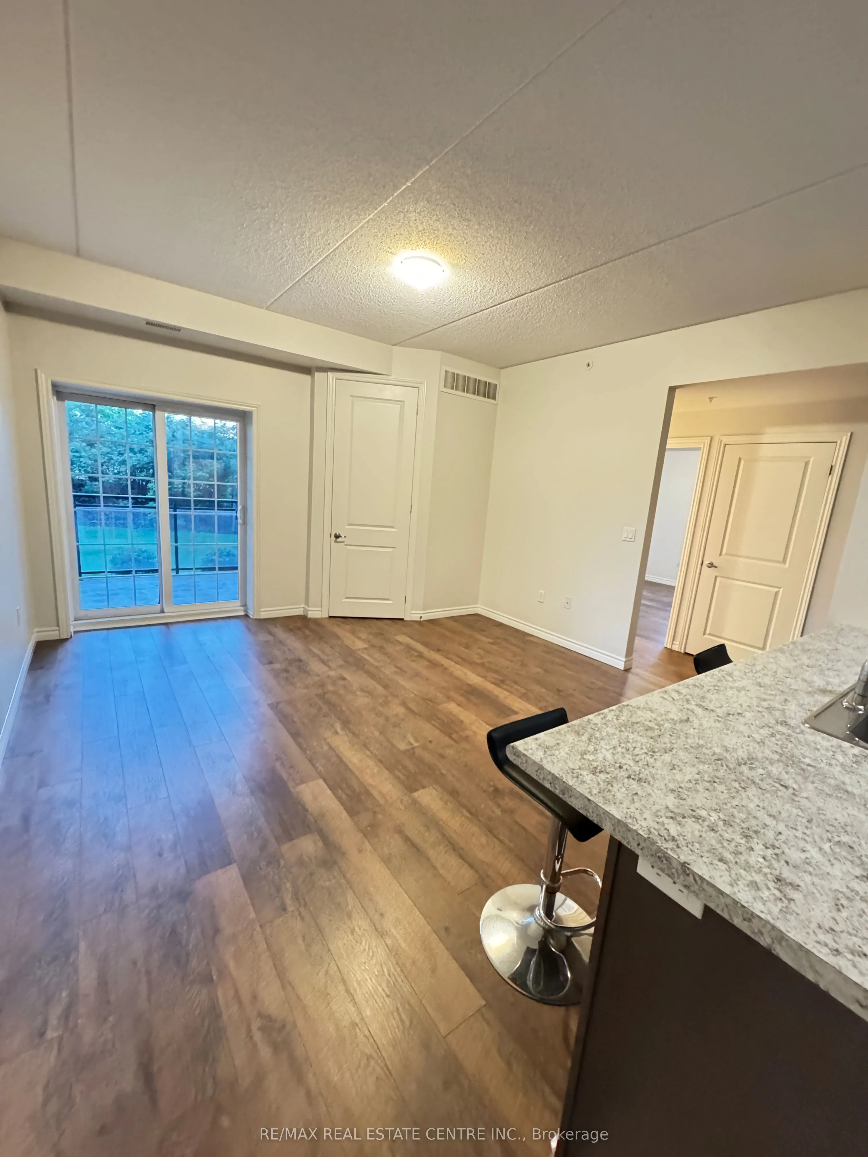 1083 Gordon Street S, #111
