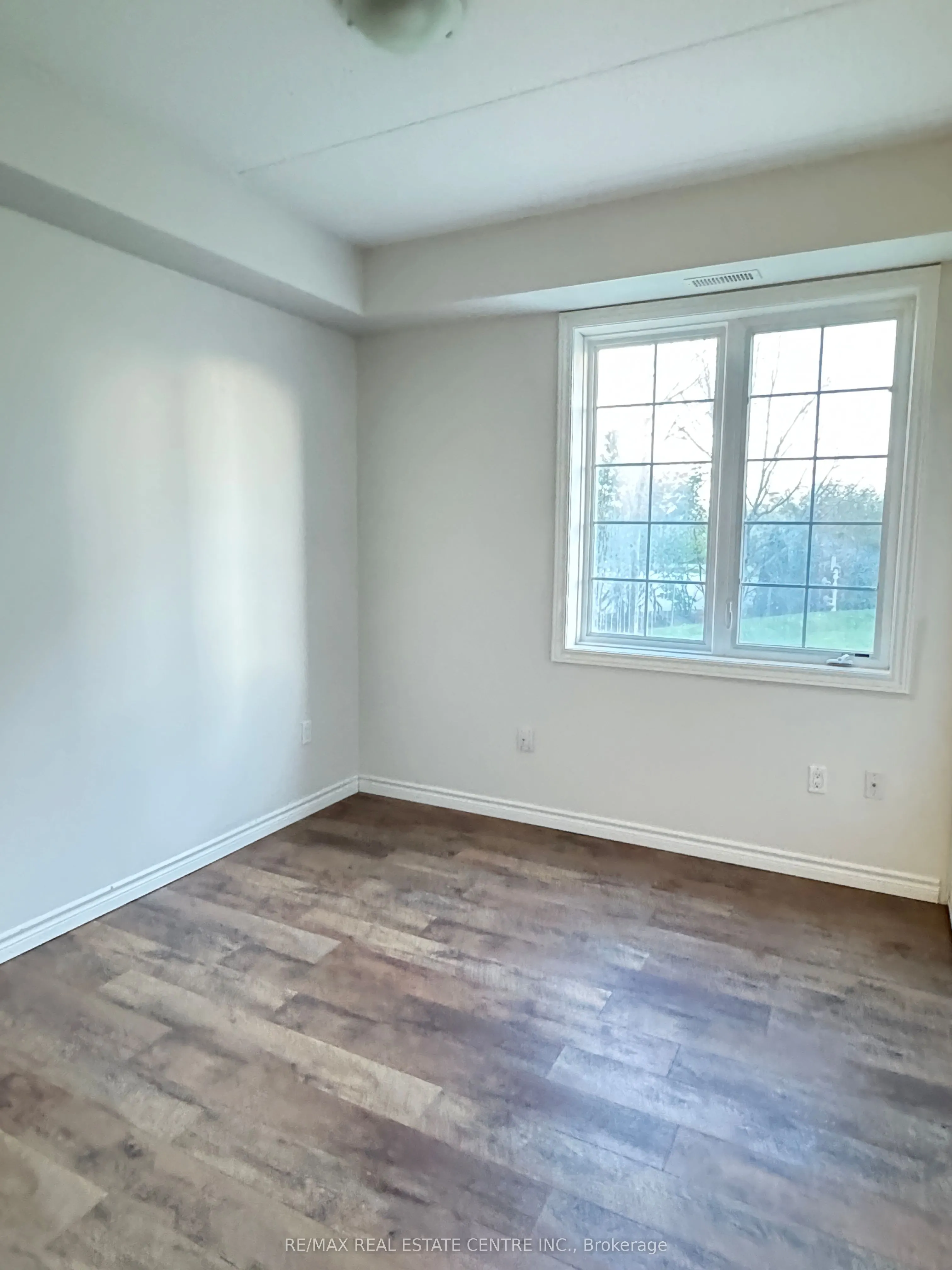 1083 Gordon Street S, #111