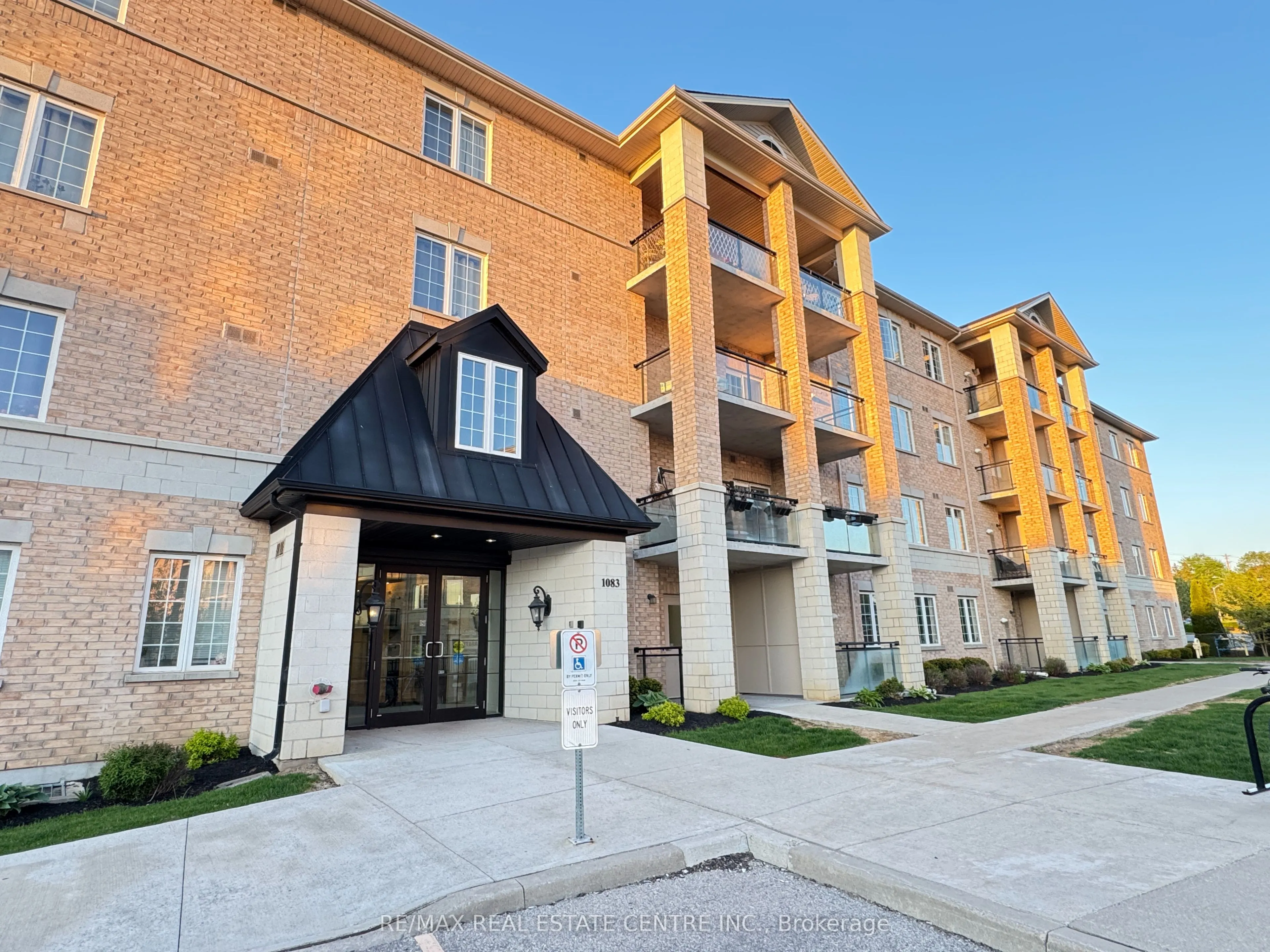 1083 Gordon Street S, #111