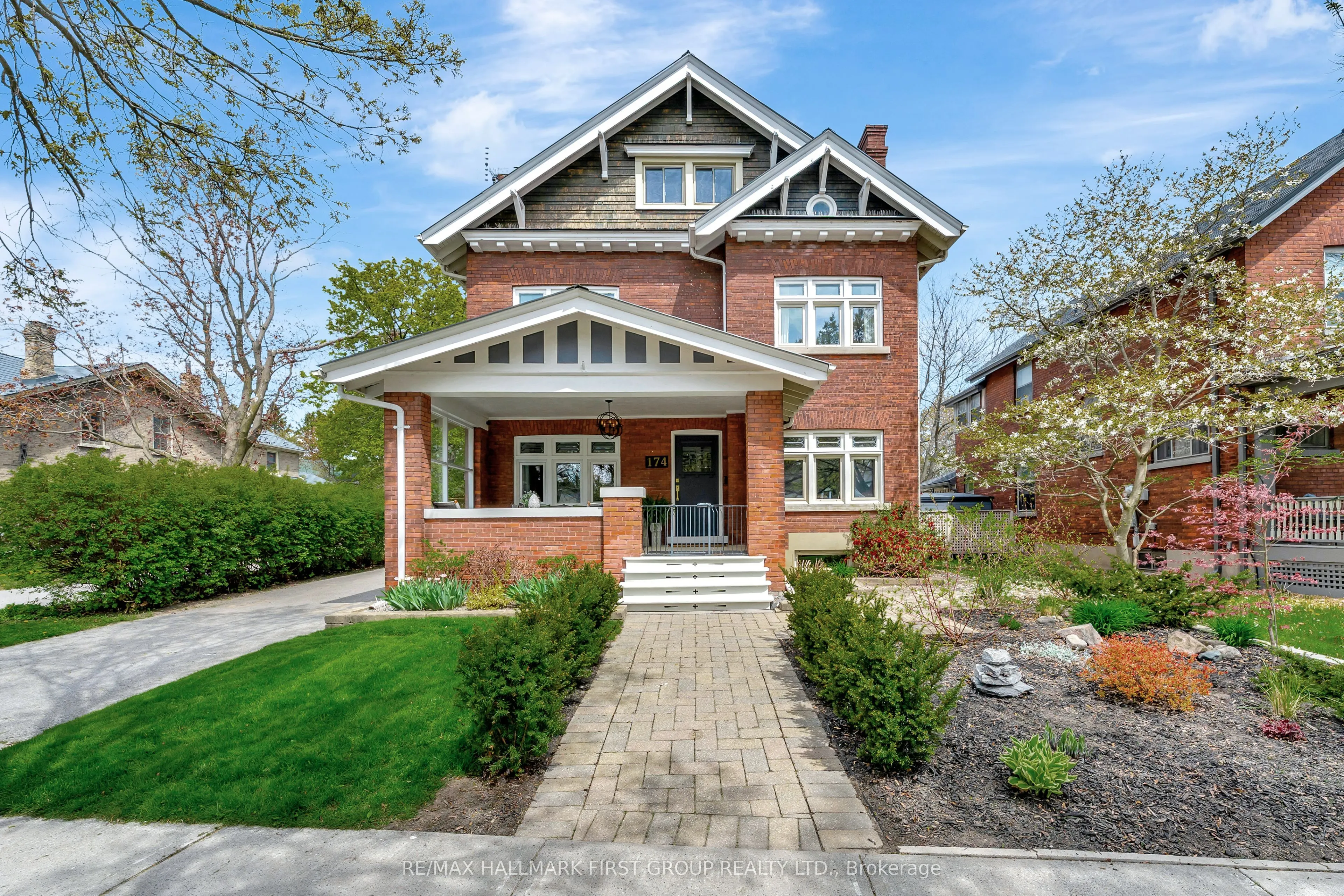 174 King Street W