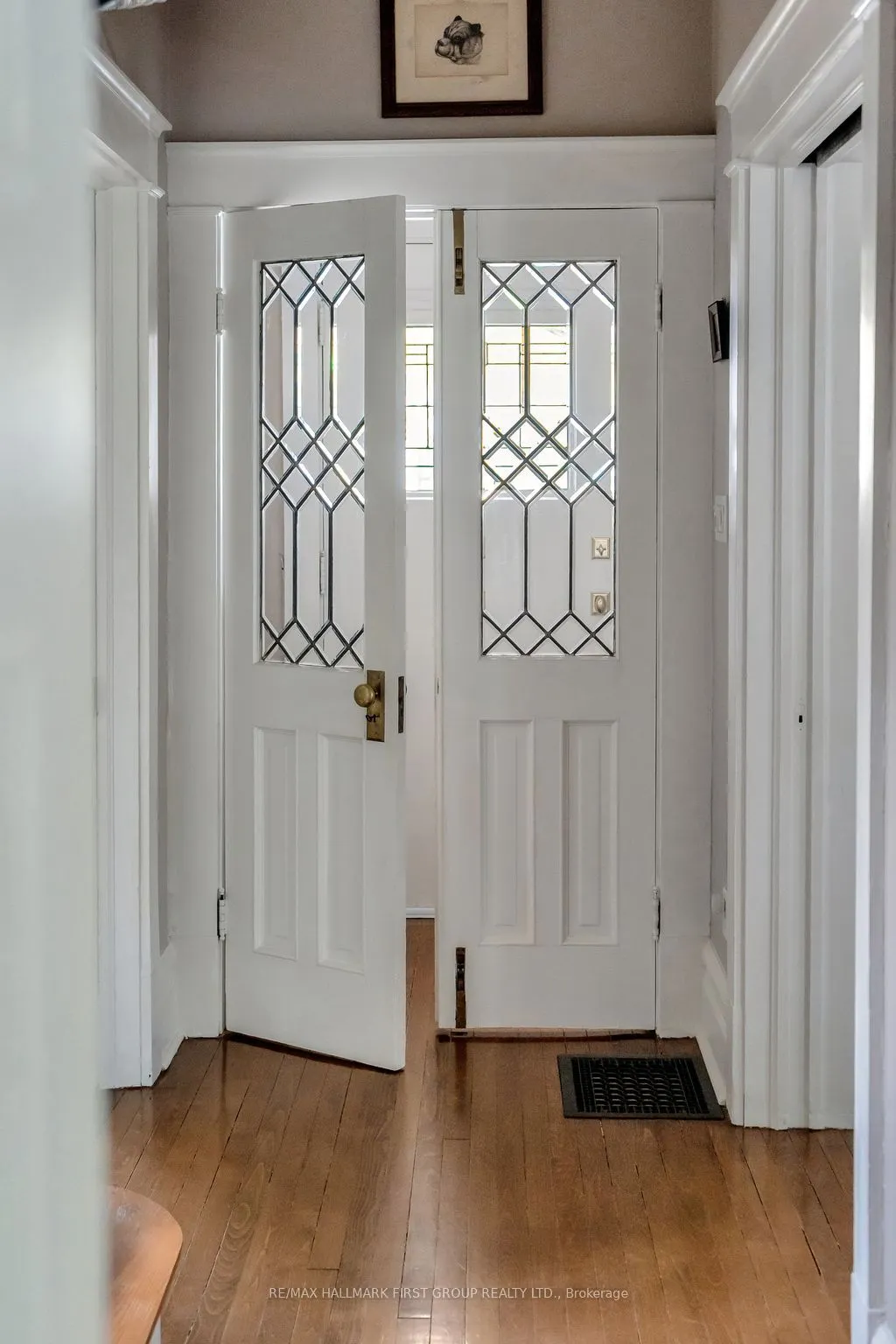 174 King Street W