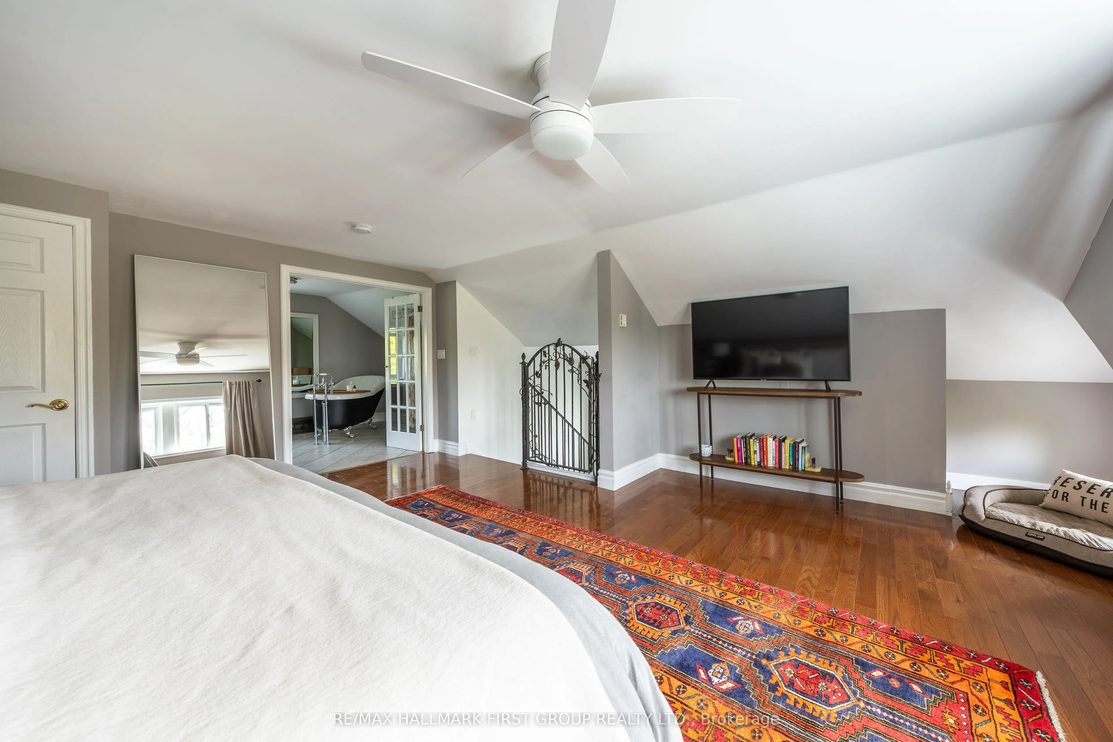174 King Street W