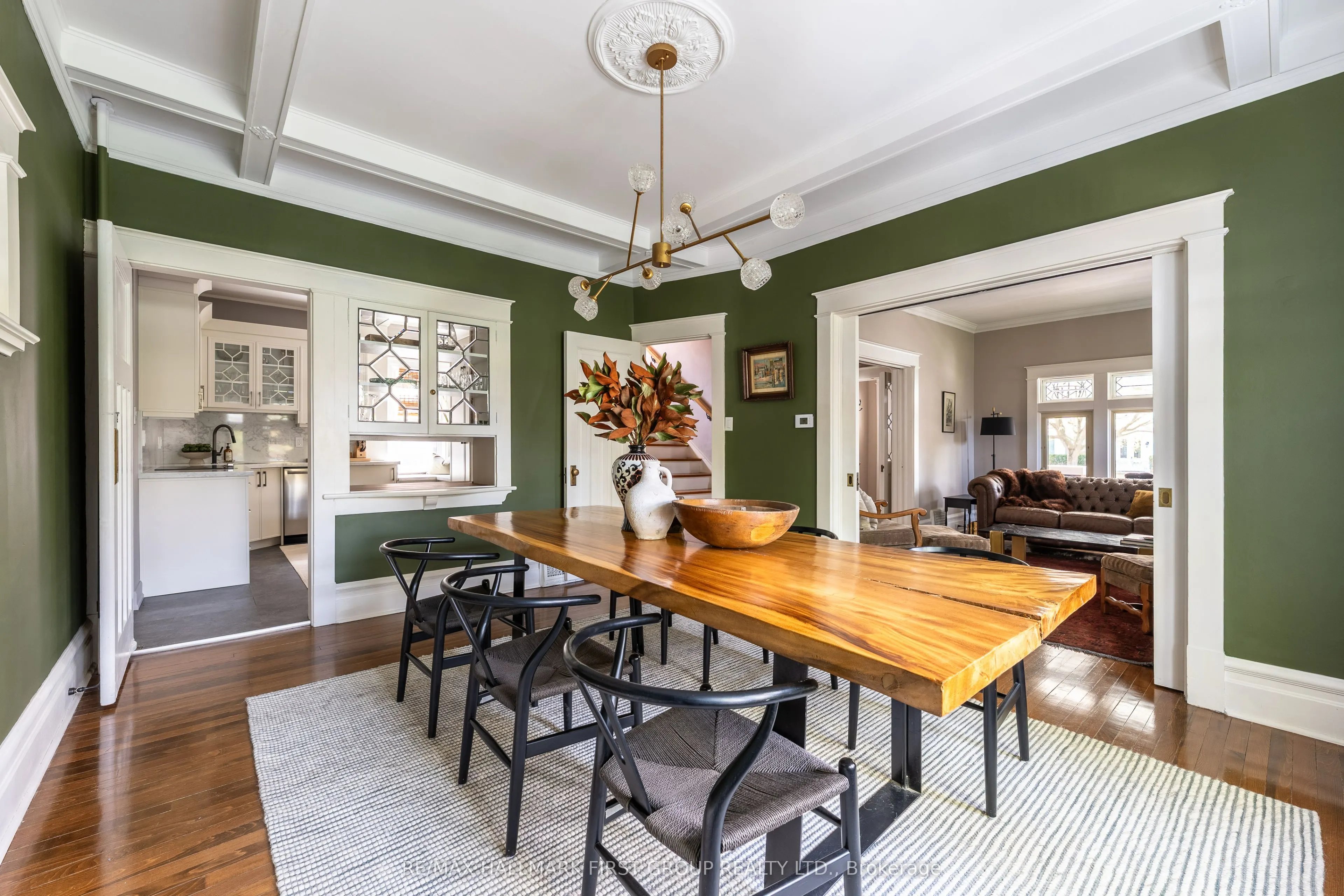 174 King Street W