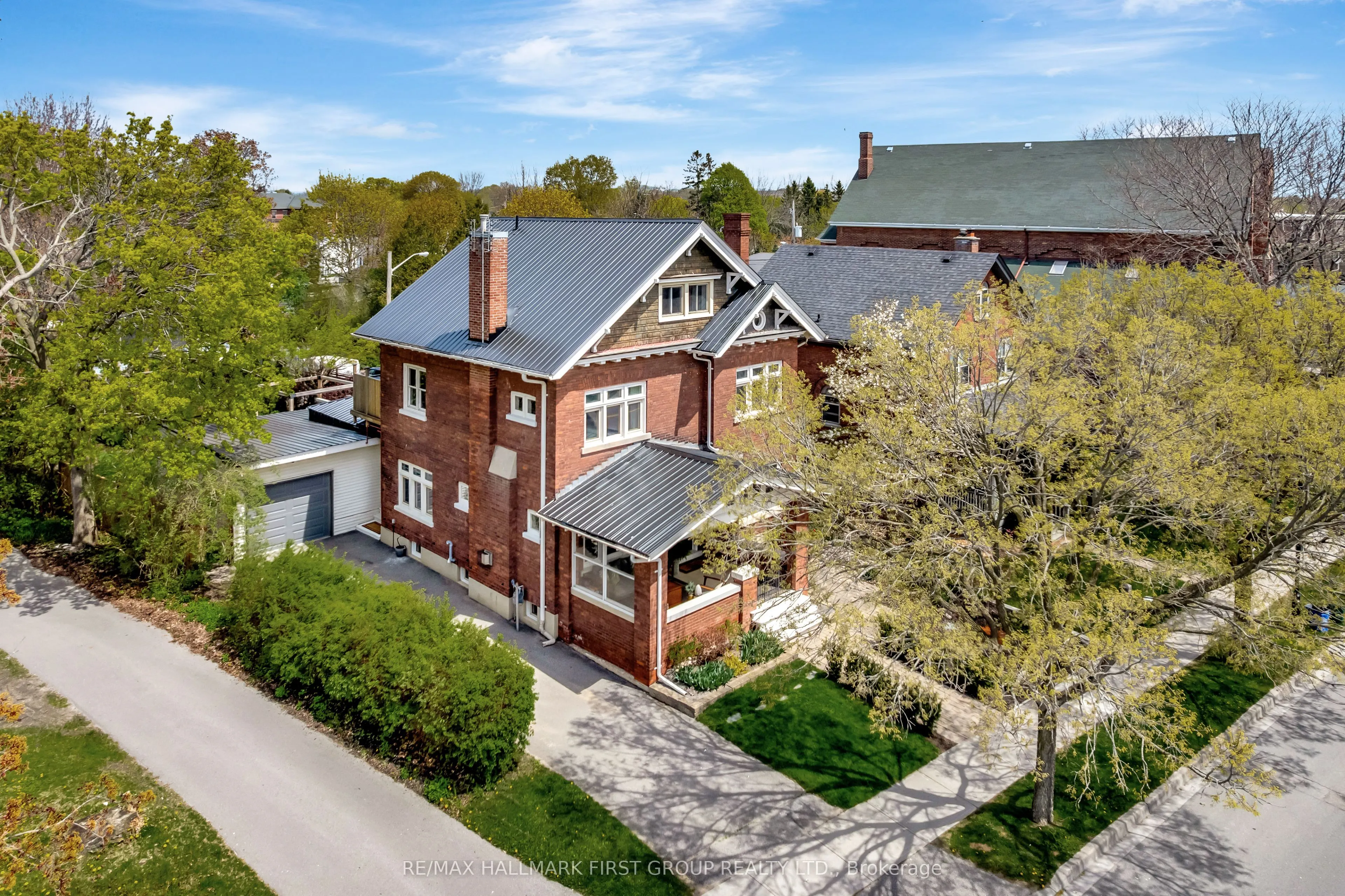 174 King Street W