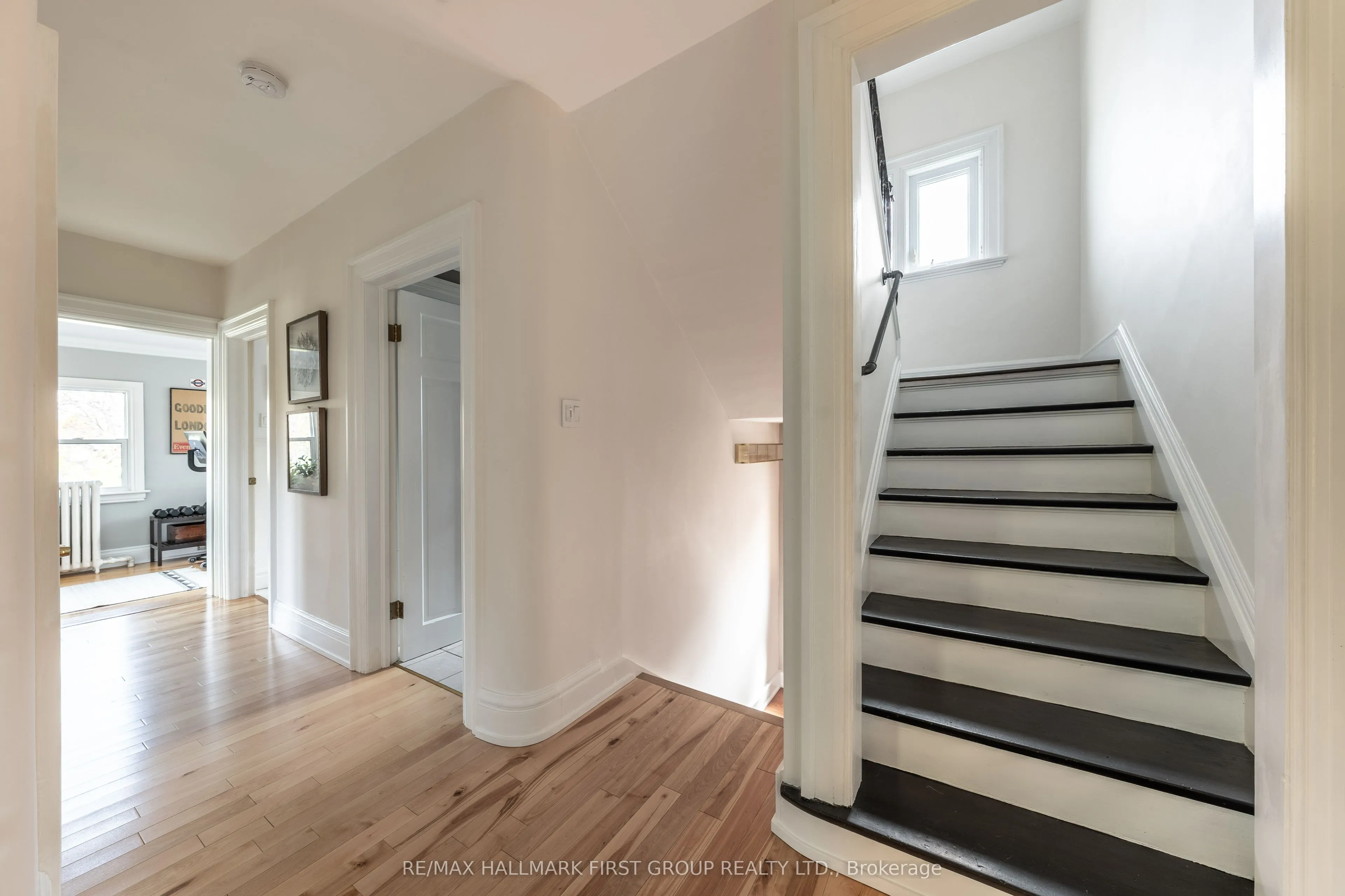 174 King Street W