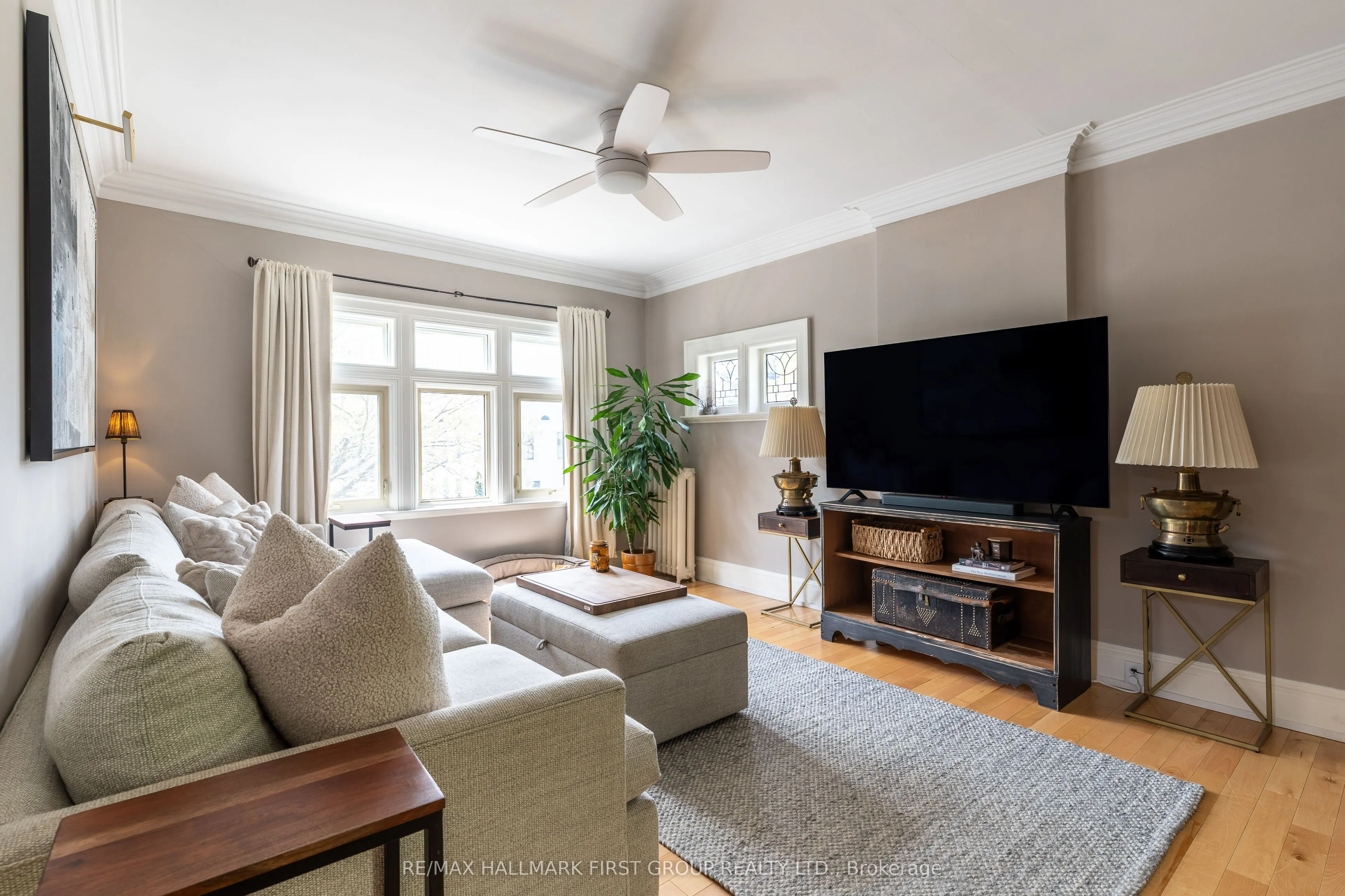 174 King Street W