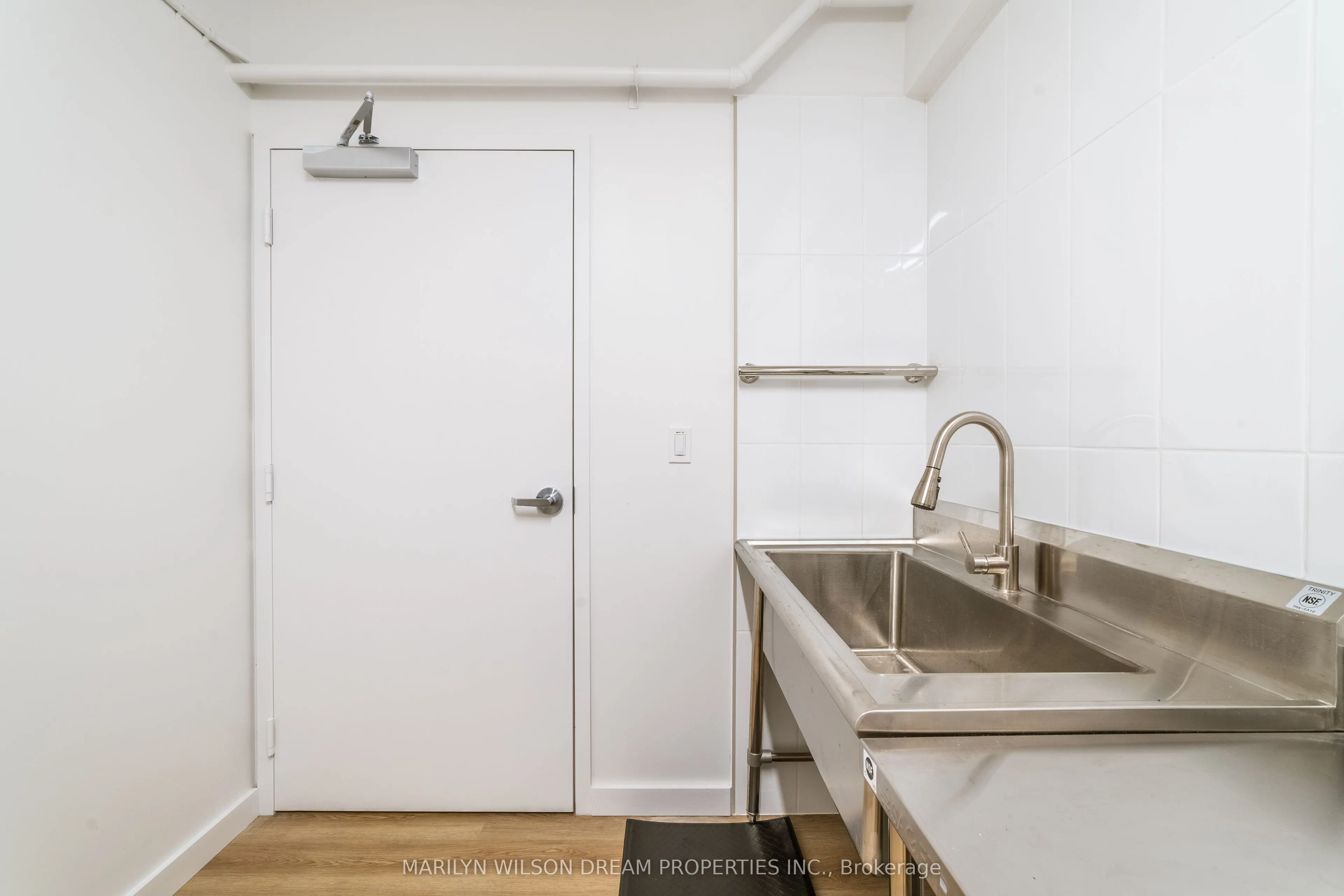 135 Barrette Street, #601