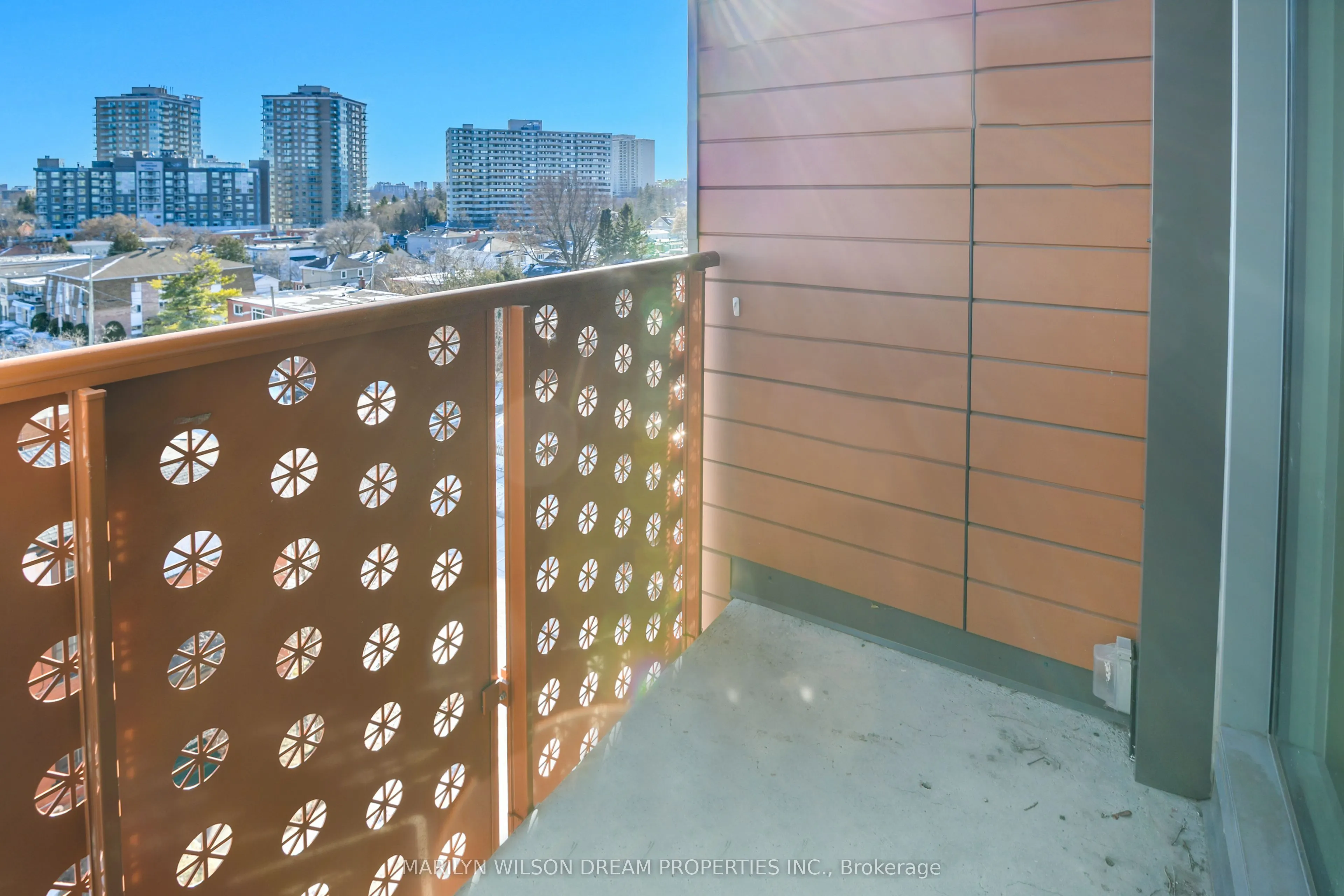 135 Barrette Street, #601