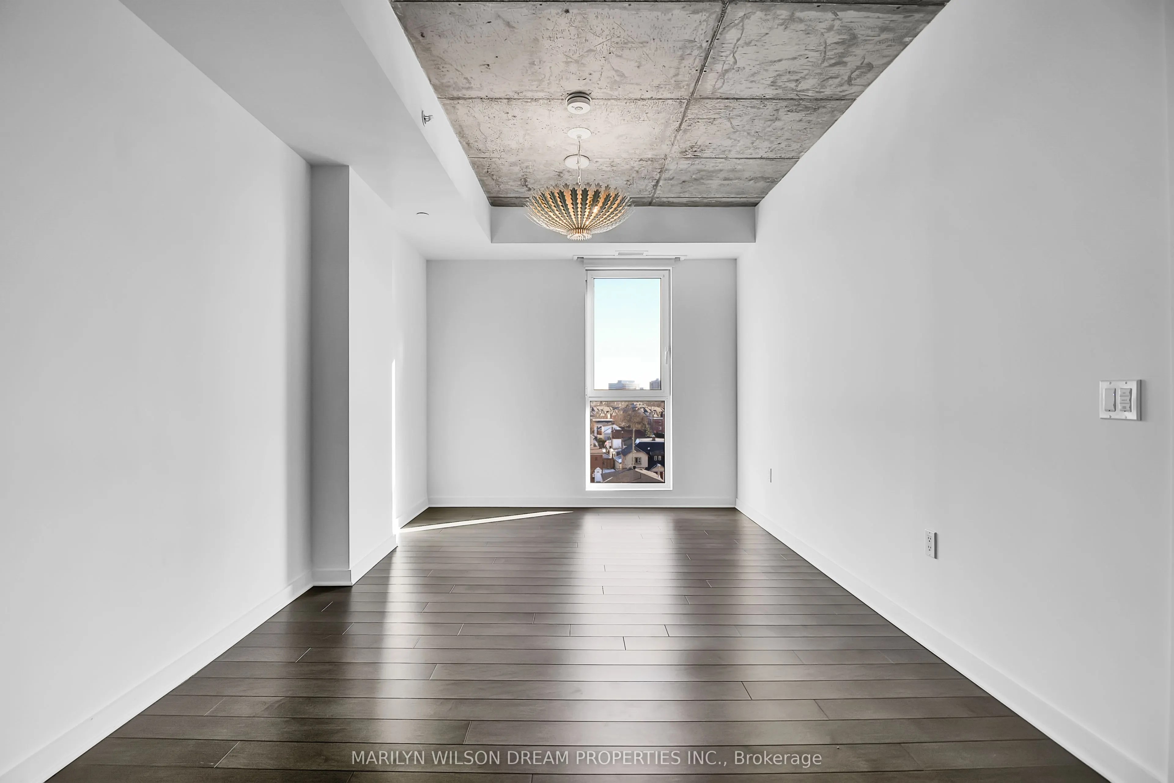 135 Barrette Street, #601