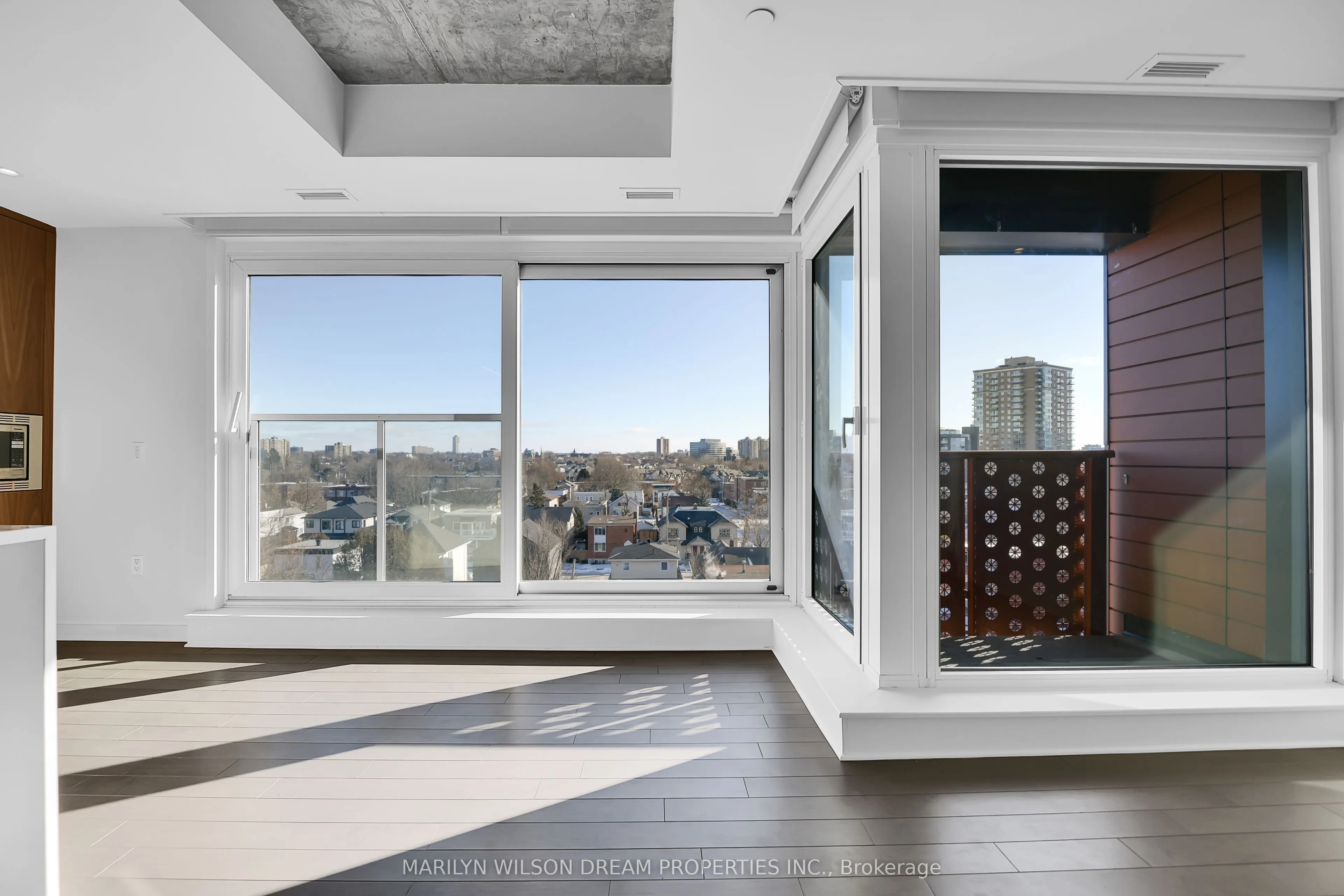 135 Barrette Street, #601