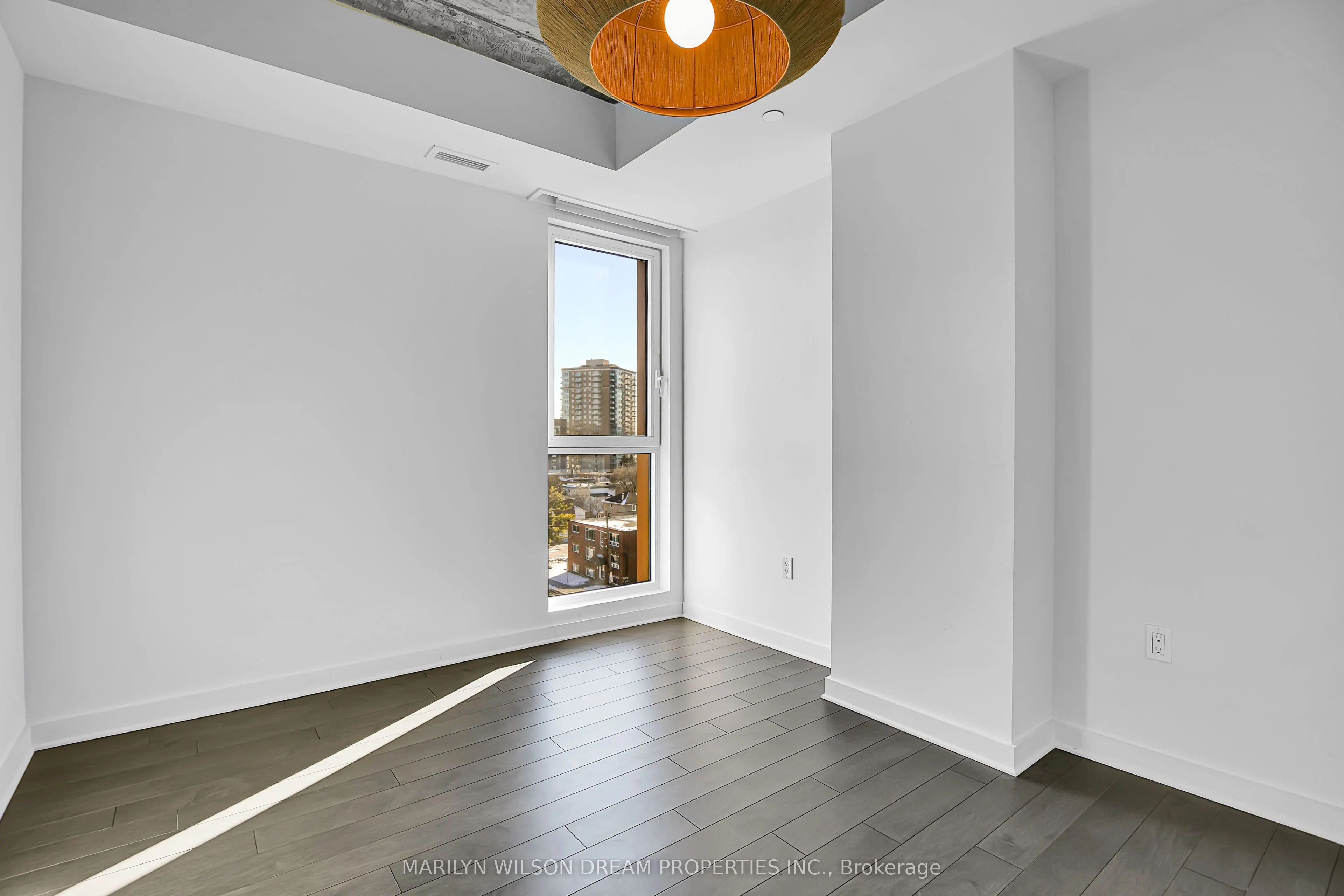 135 Barrette Street, #601