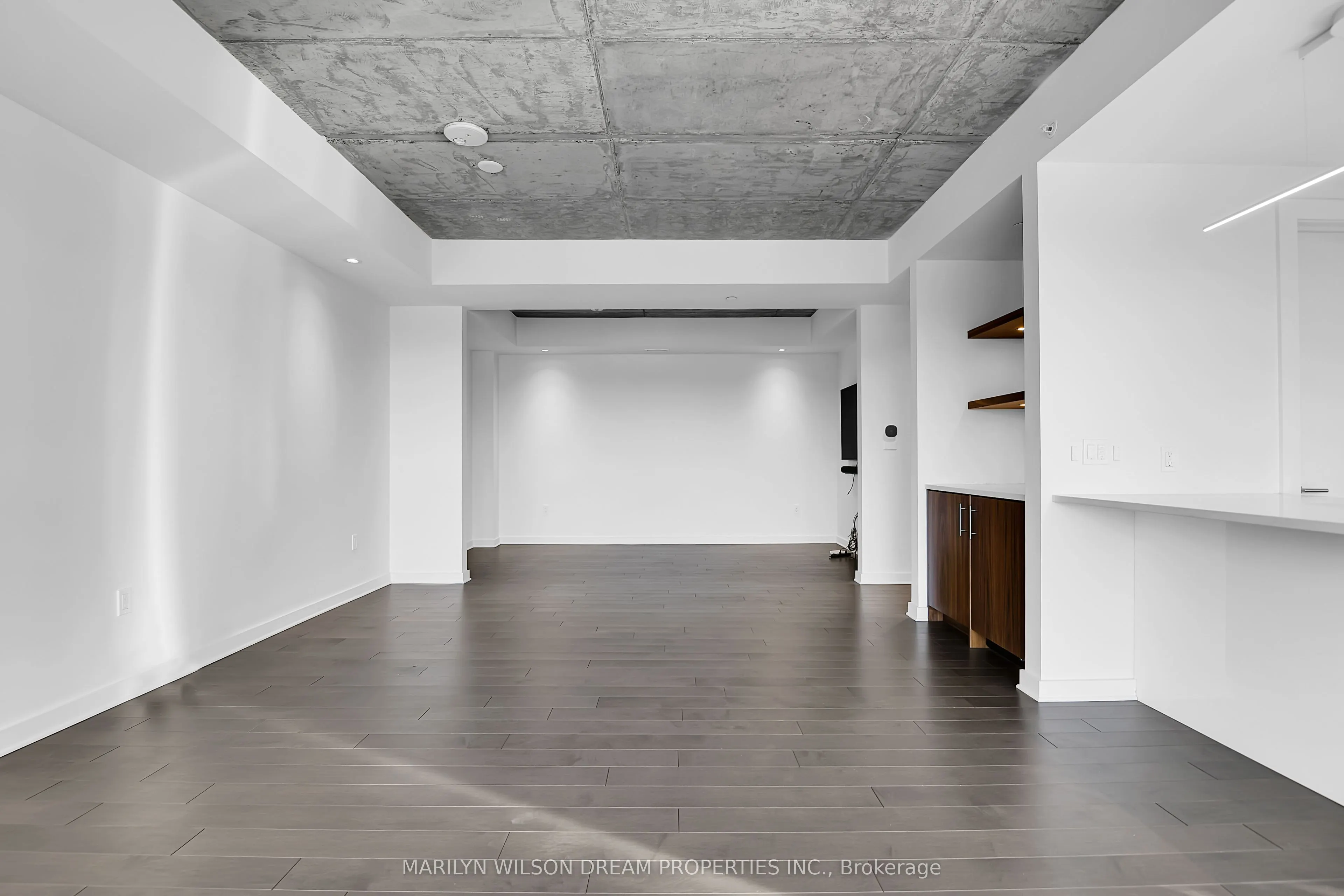 135 Barrette Street, #601
