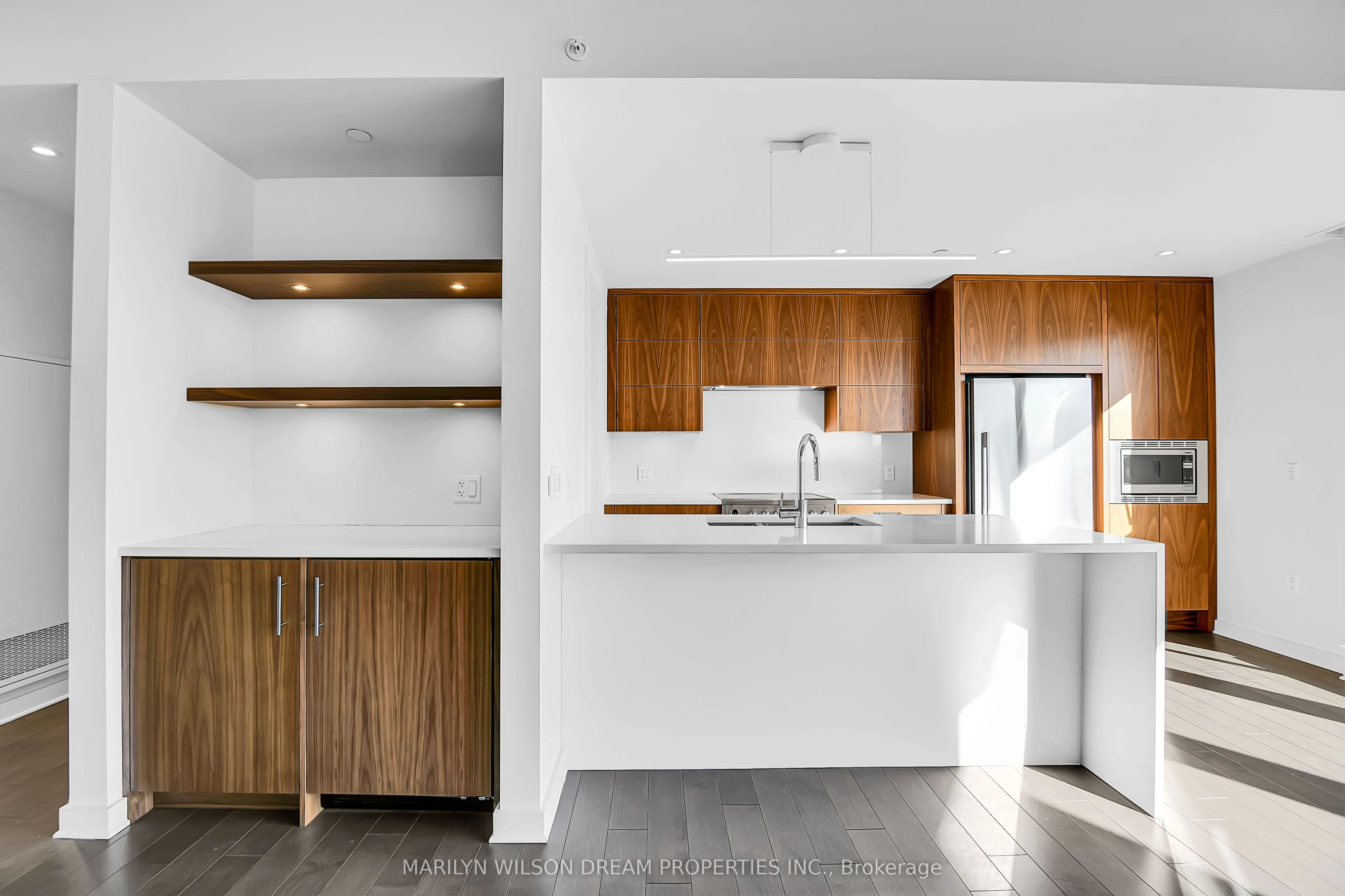 135 Barrette Street, #601