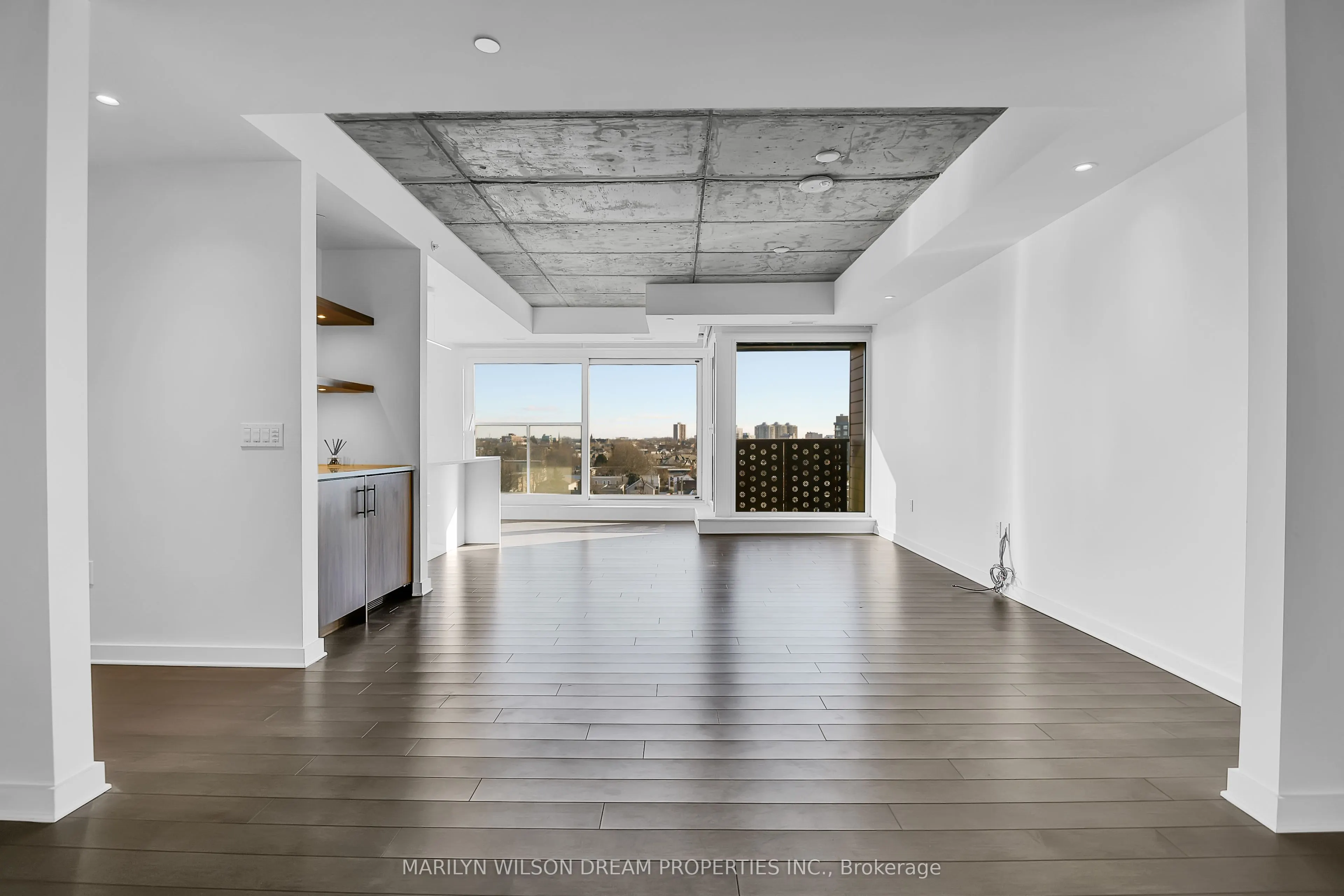 135 Barrette Street, #601