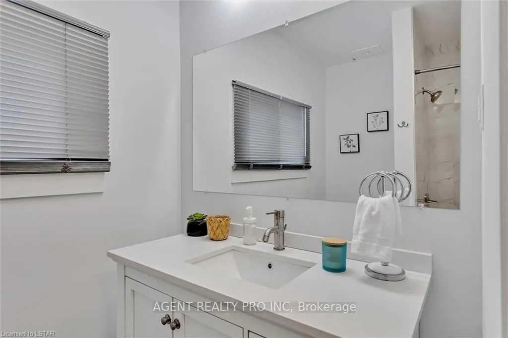 21 Oriole Road