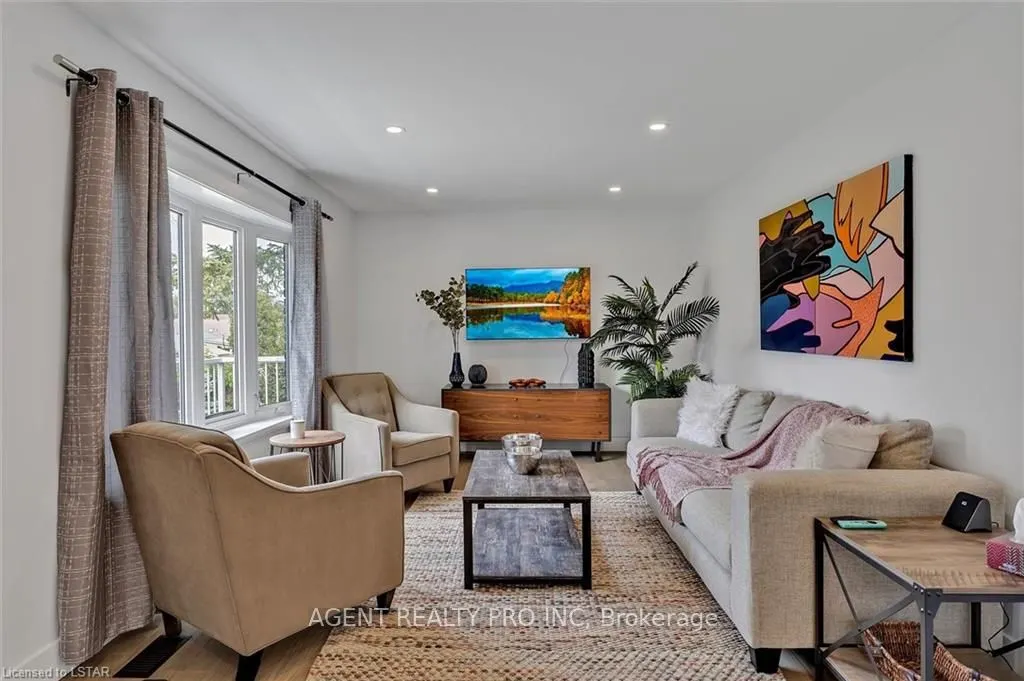 21 Oriole Road