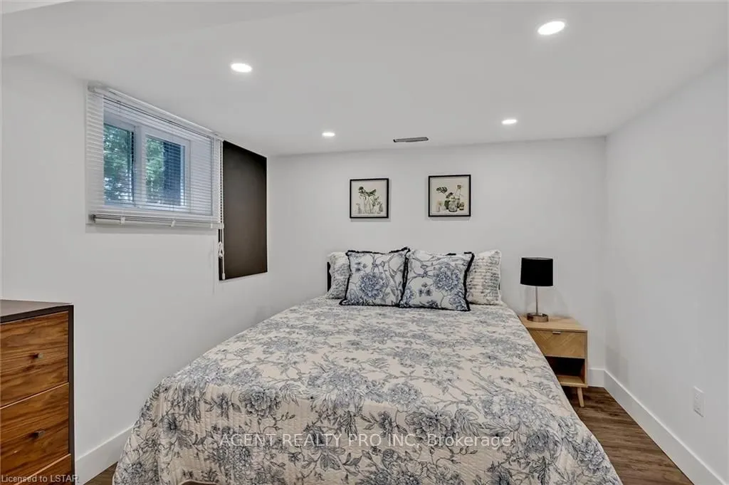 21 Oriole Road
