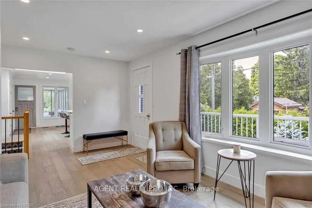 21 Oriole Road