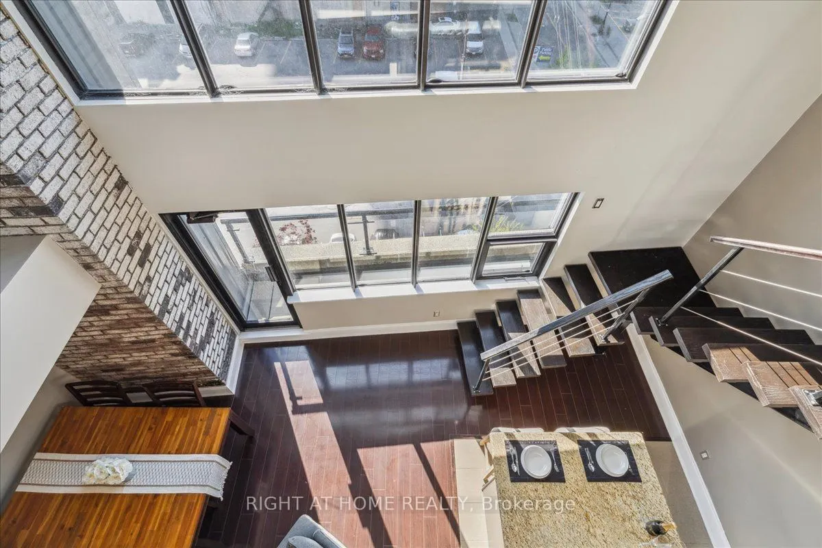 80 King William Street, #402