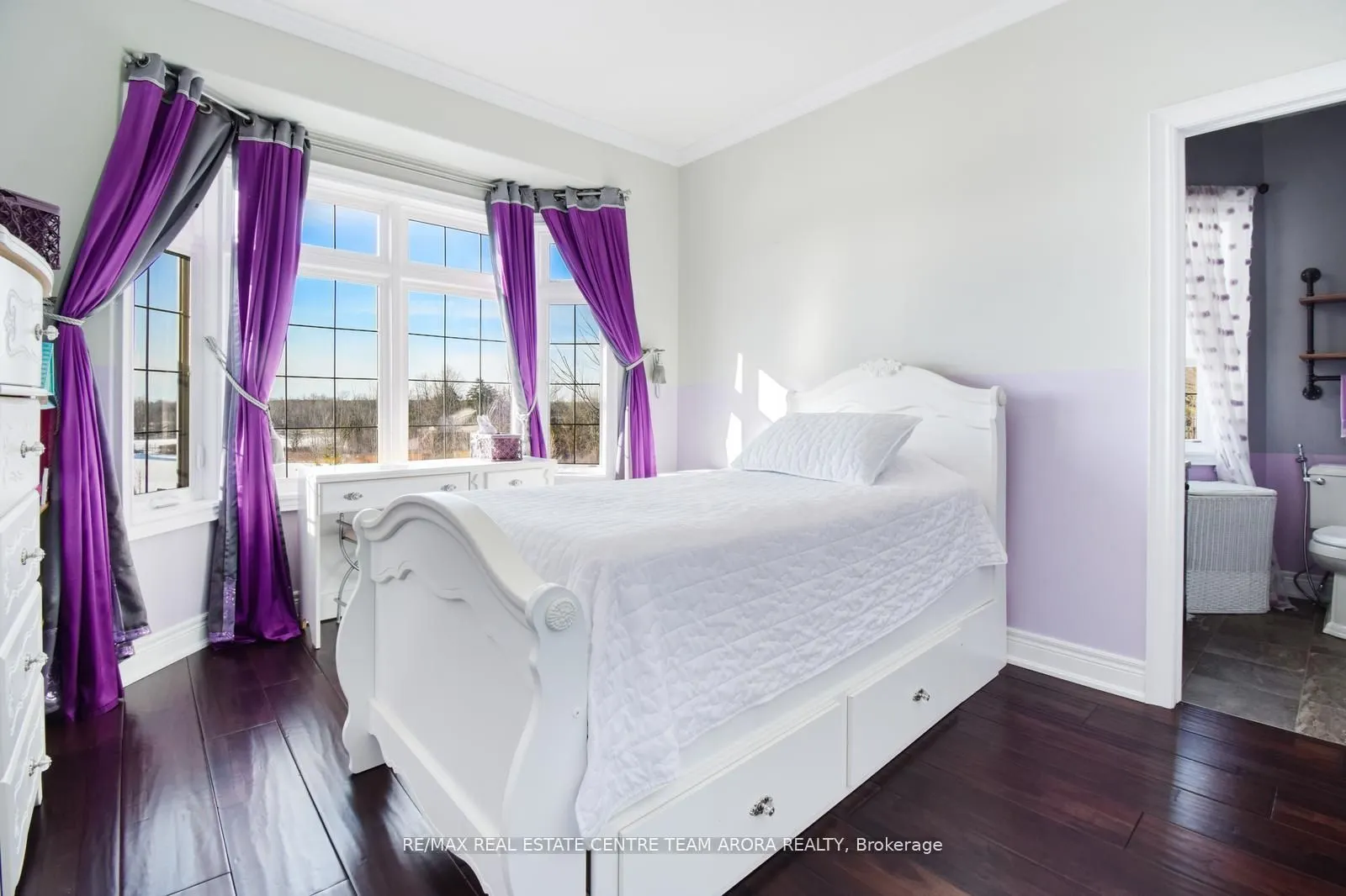 100 Chesswood Trail