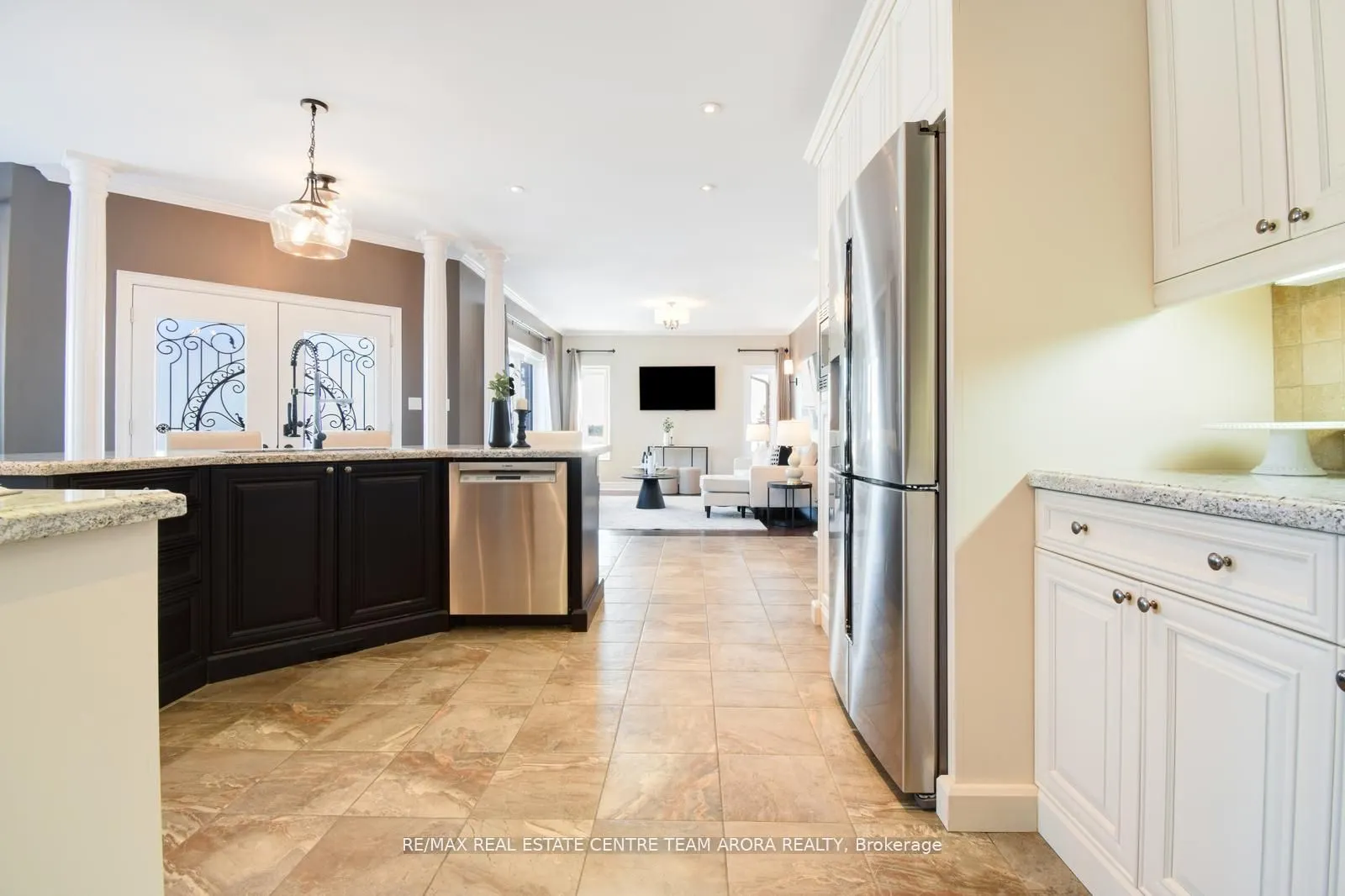 100 Chesswood Trail