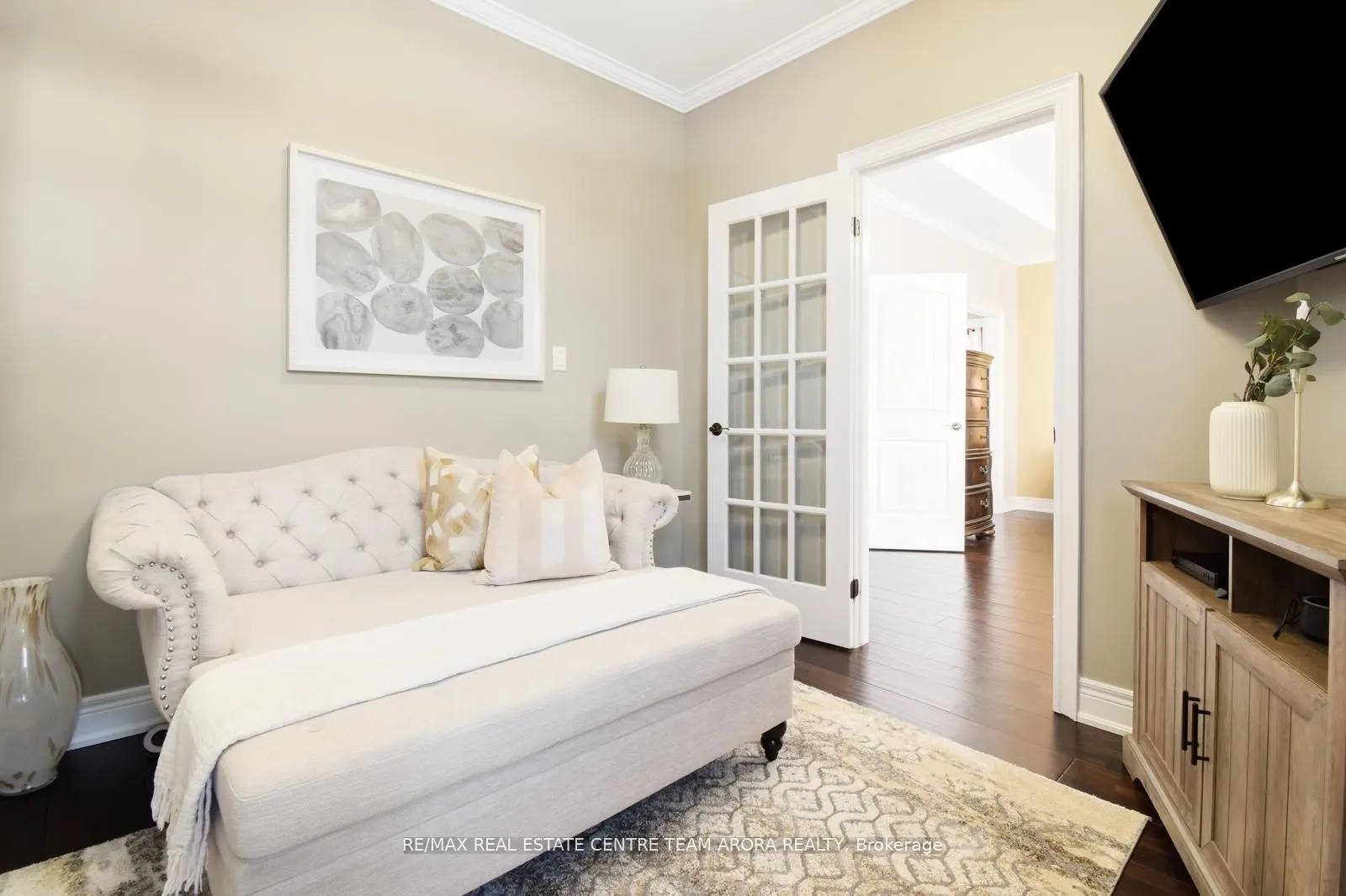100 Chesswood Trail