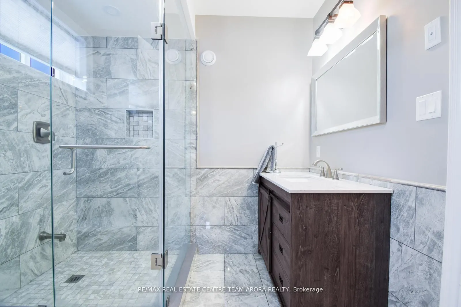 100 Chesswood Trail
