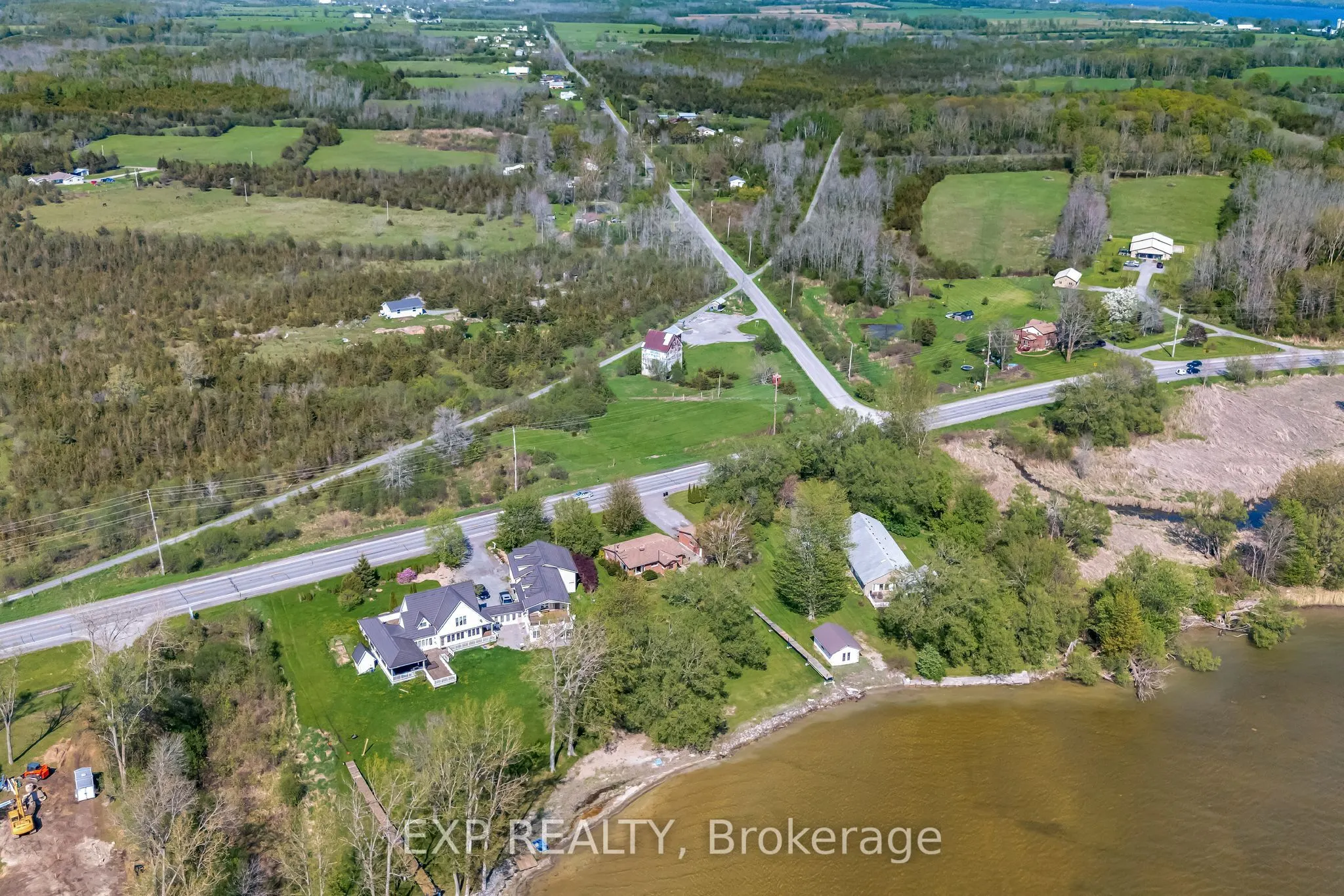 00 Loyalist Parkway