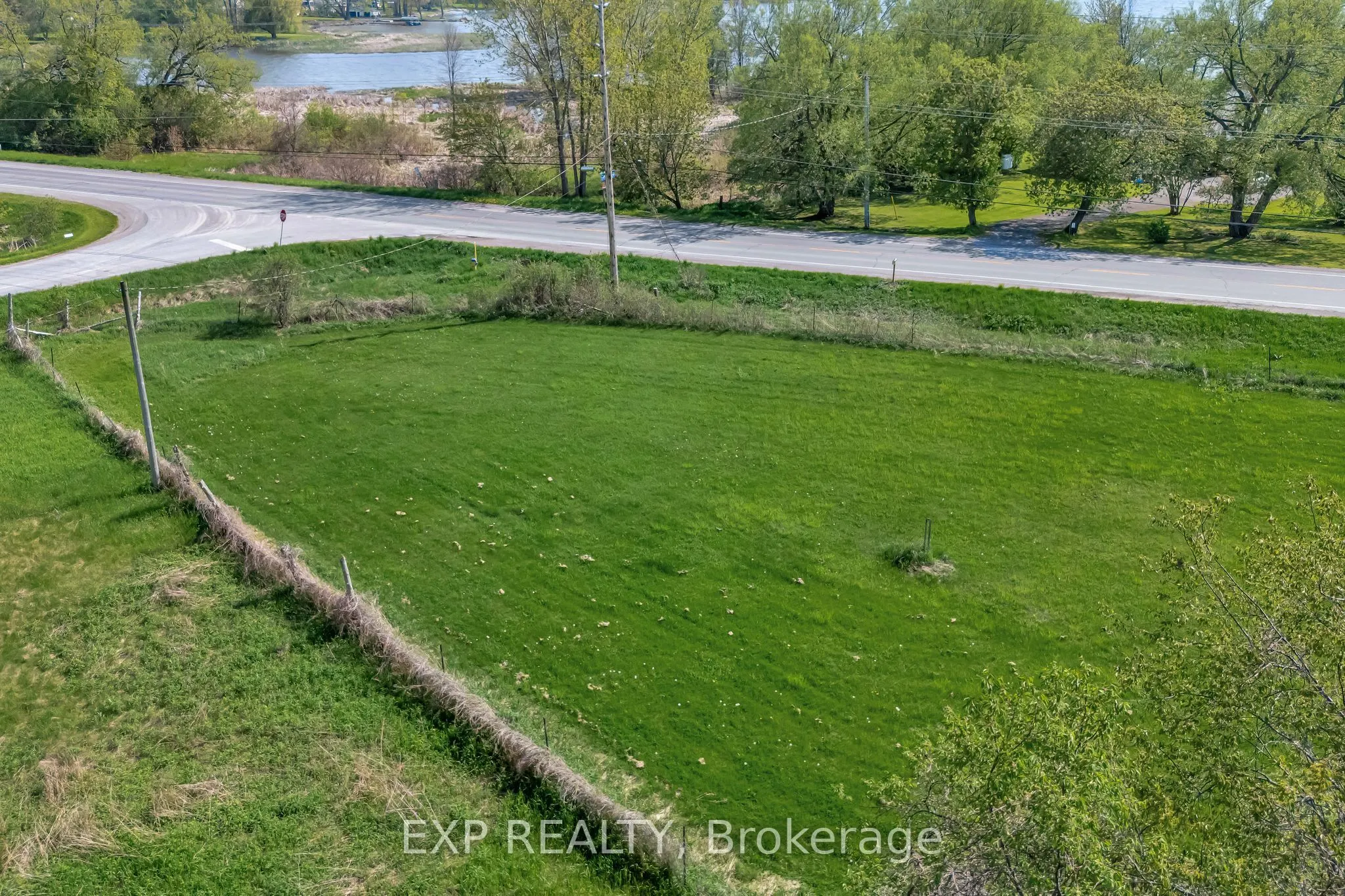 00 Loyalist Parkway