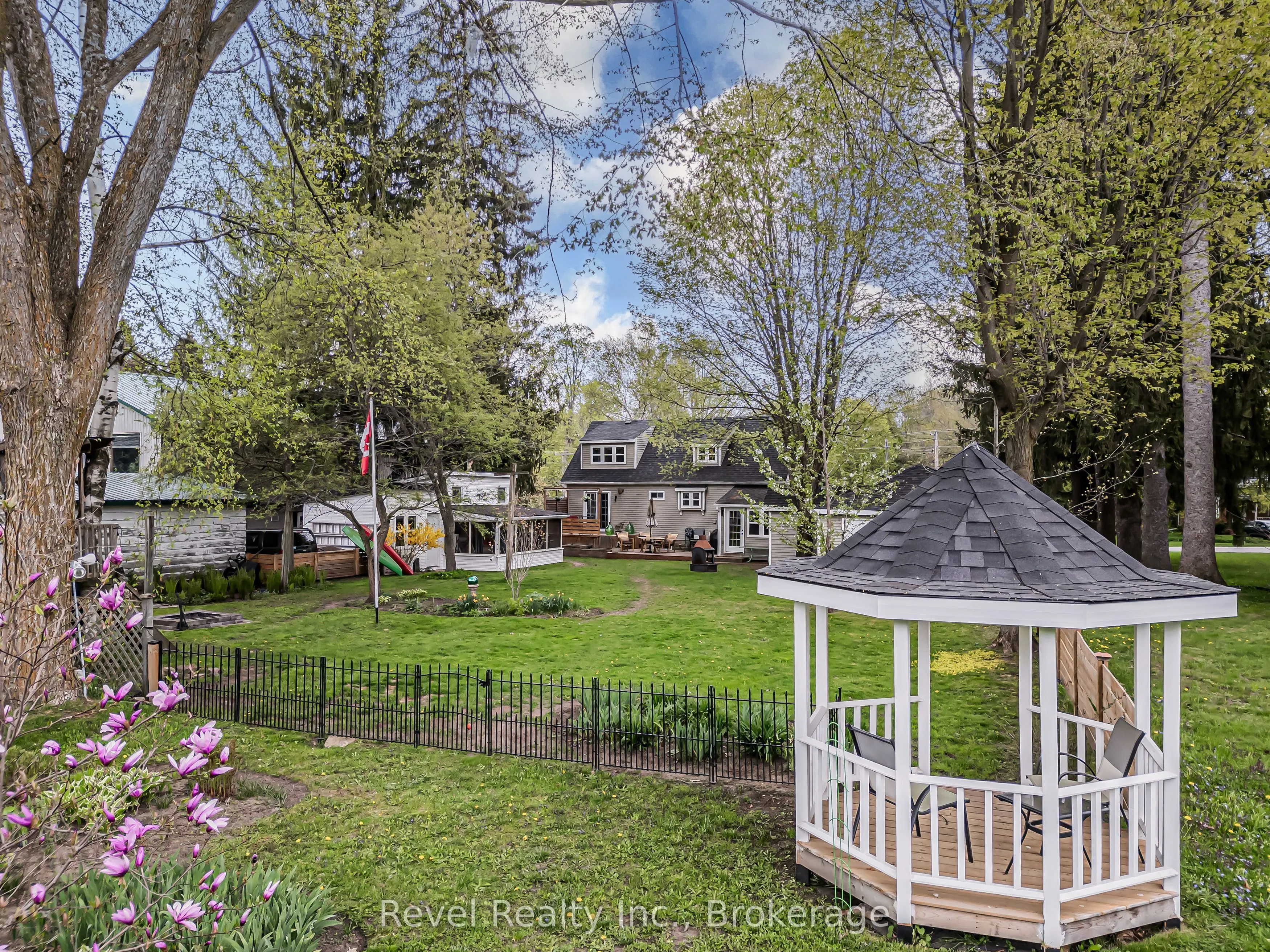 382 2nd Avenue SE