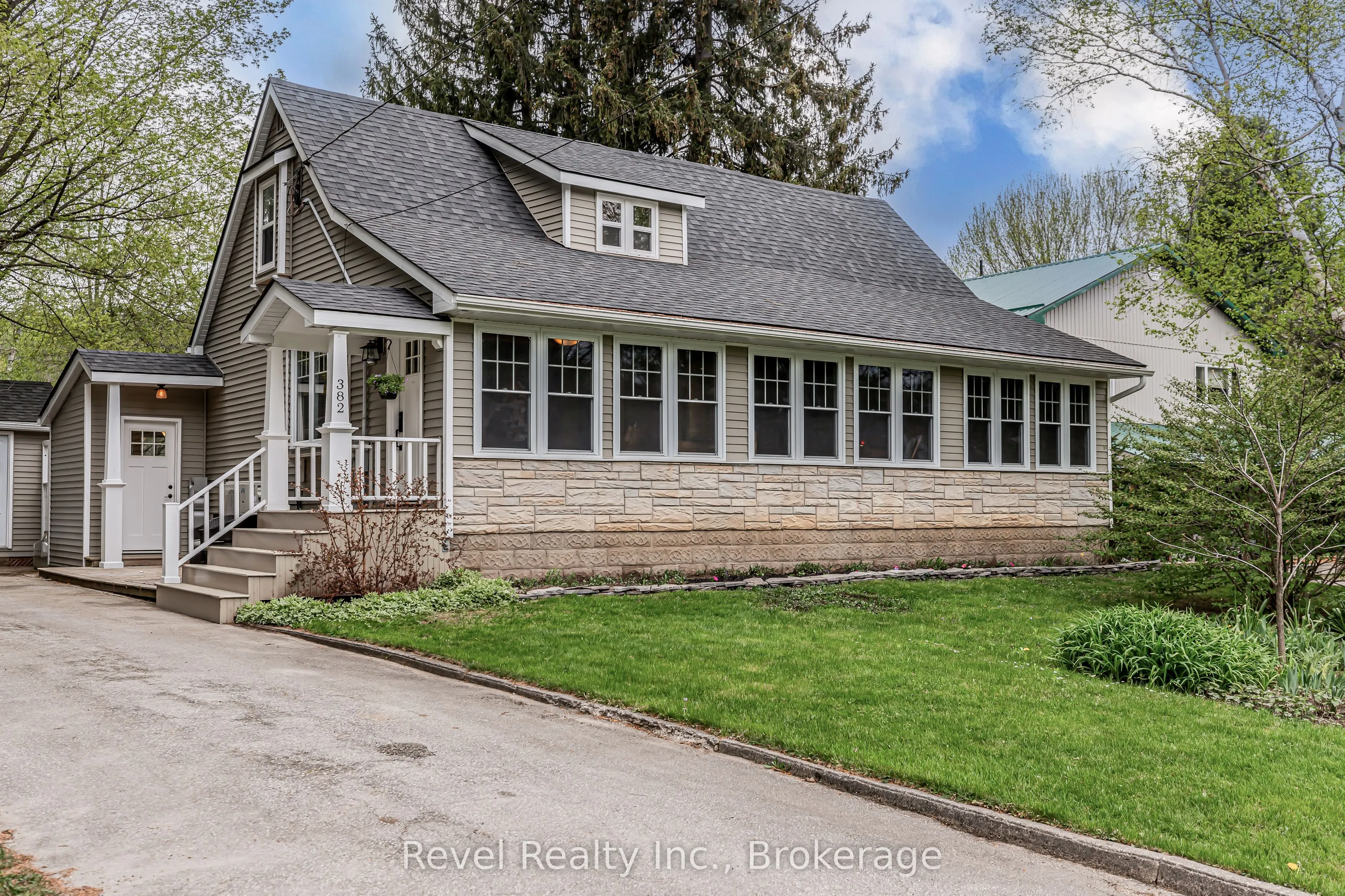 382 2nd Avenue SE