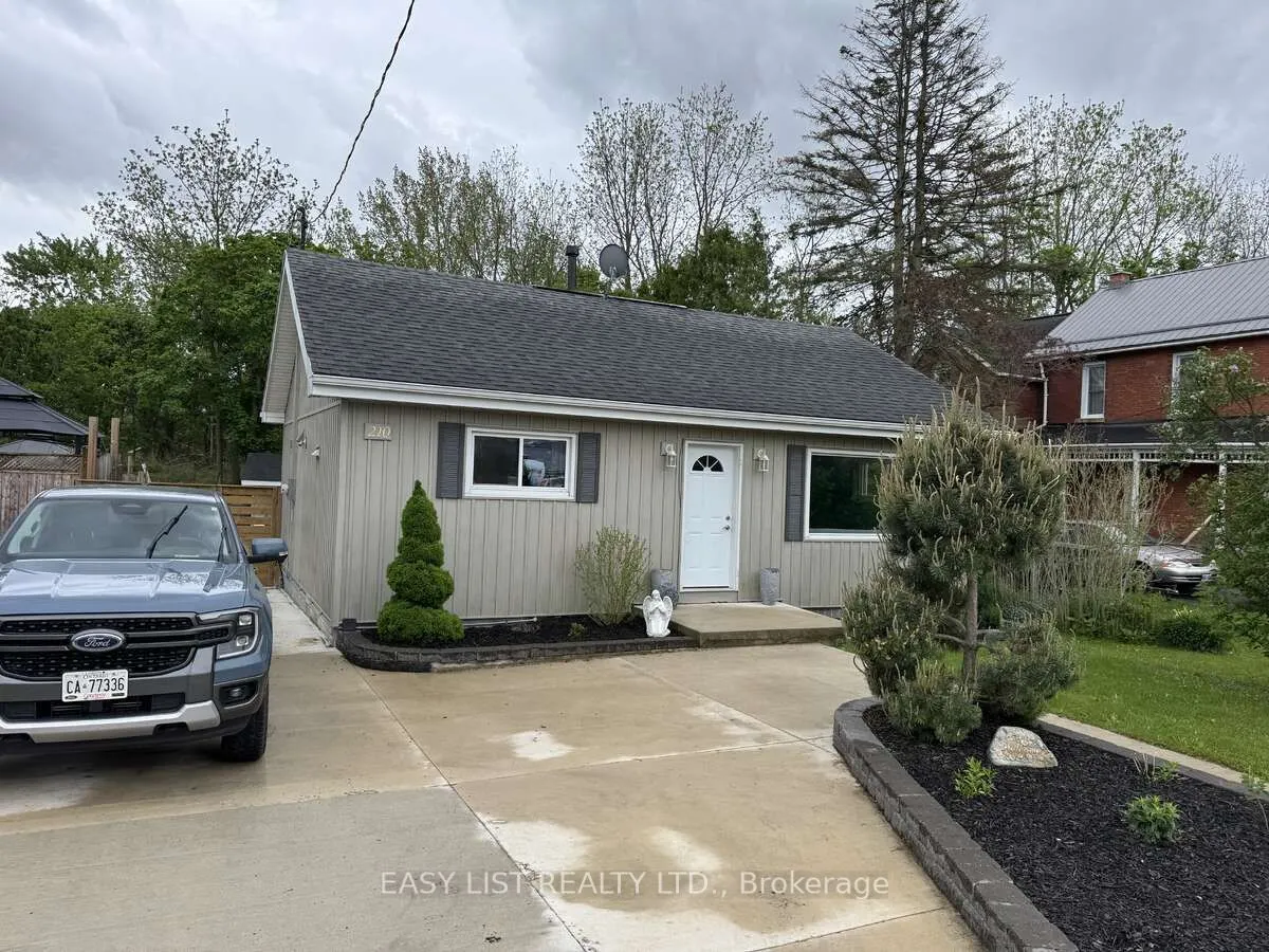 210 Shackleton Street