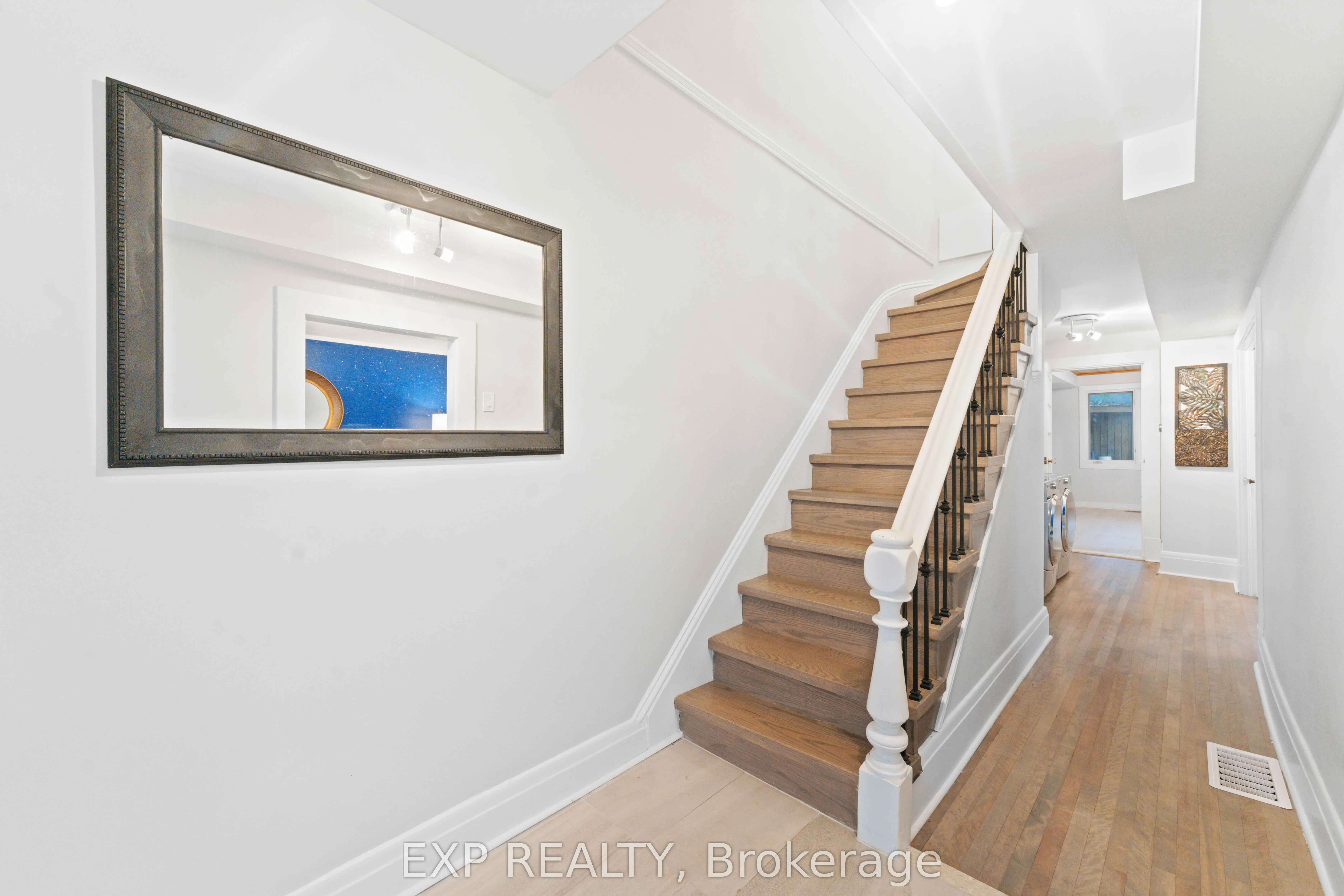162 KING EDWARD Avenue