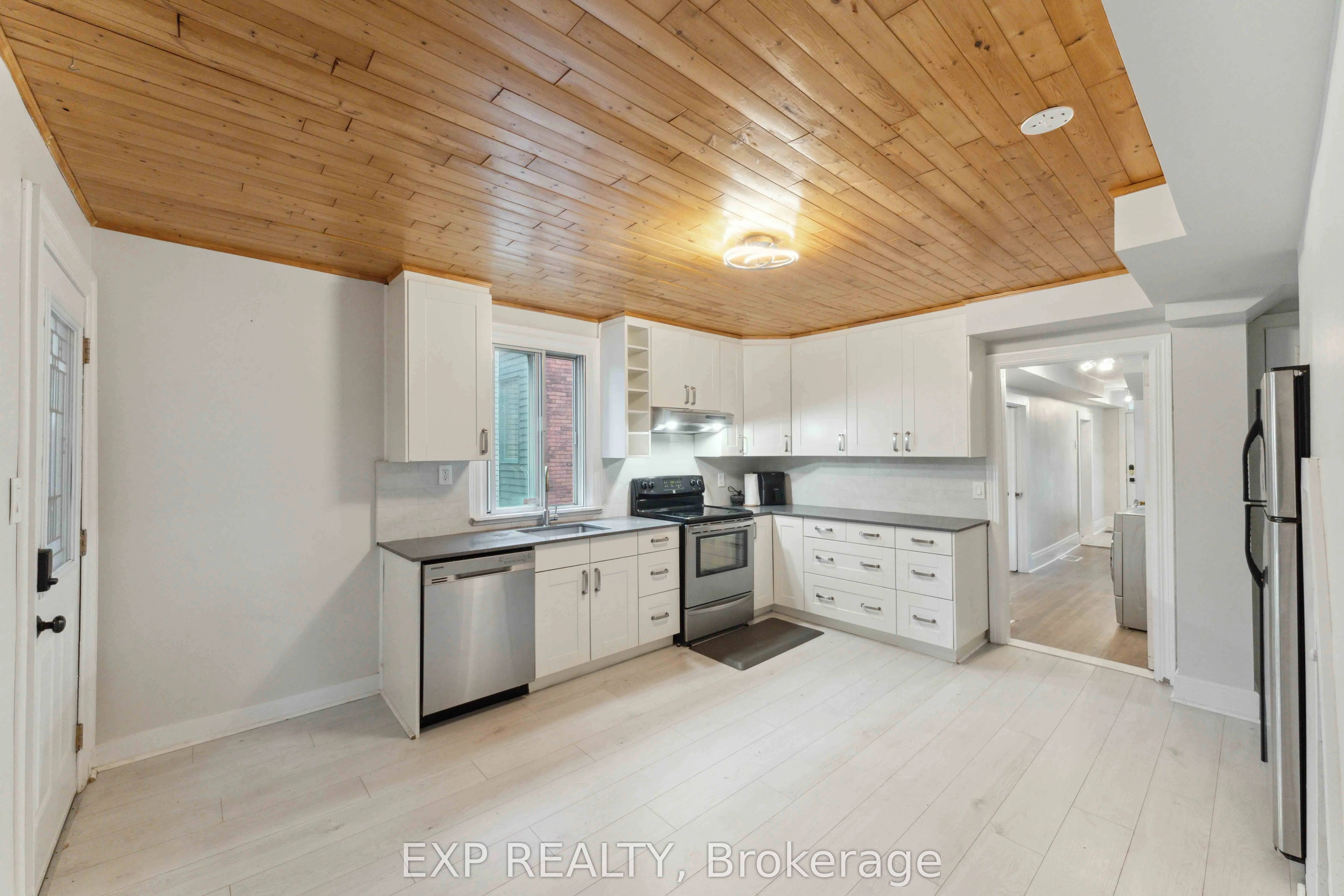 162 KING EDWARD Avenue