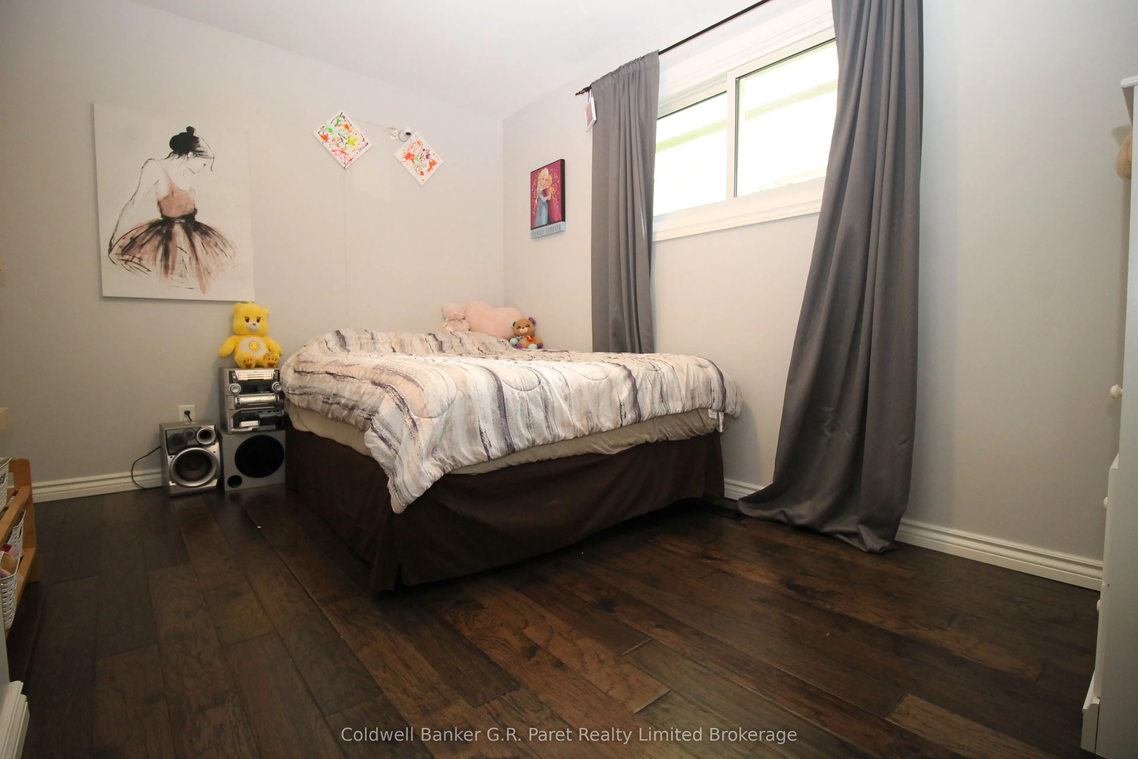104 Simcoe Crescent