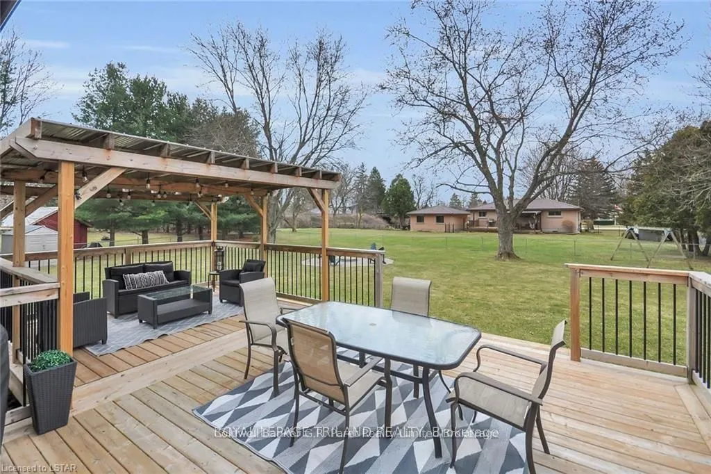 104 Simcoe Crescent