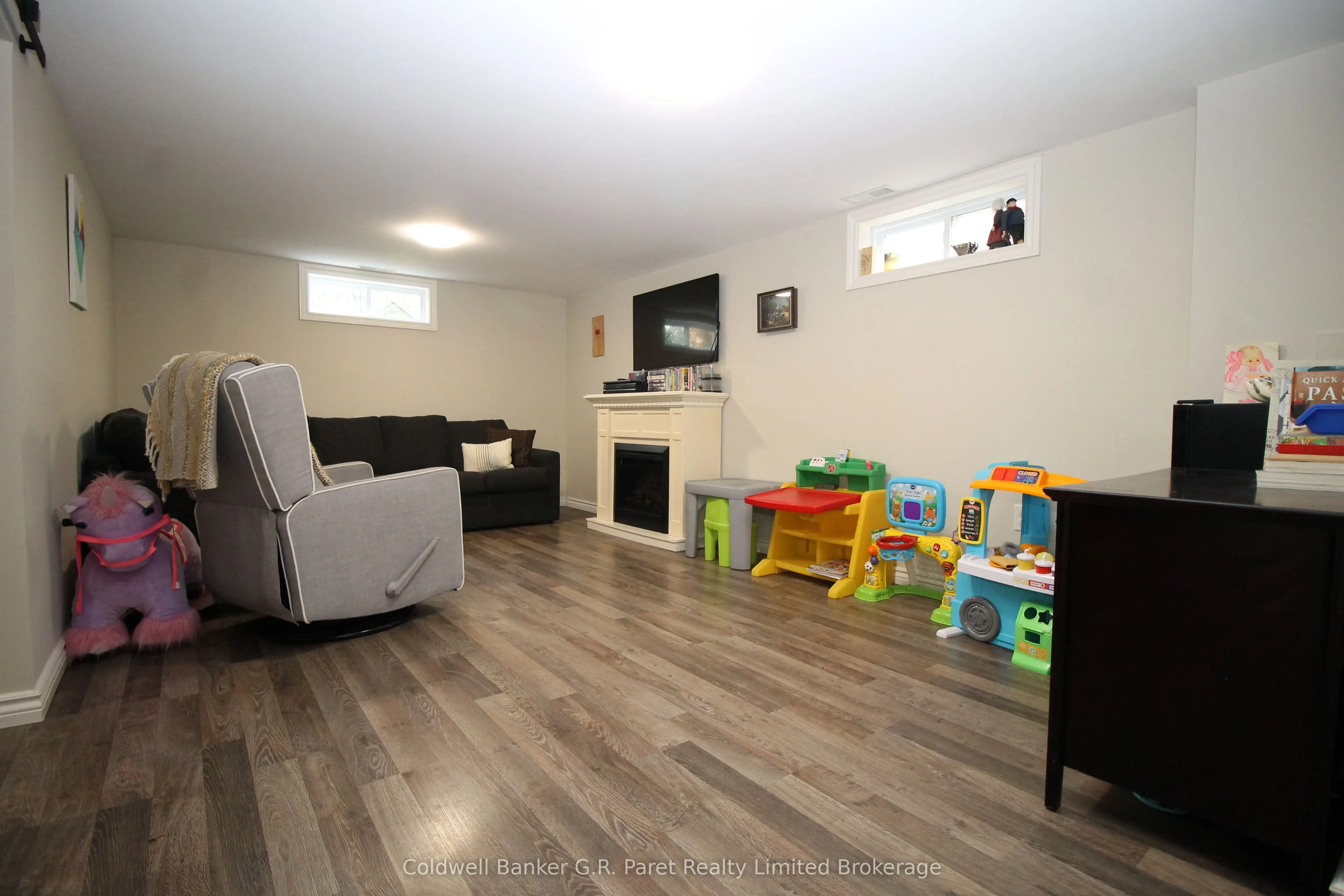 104 Simcoe Crescent