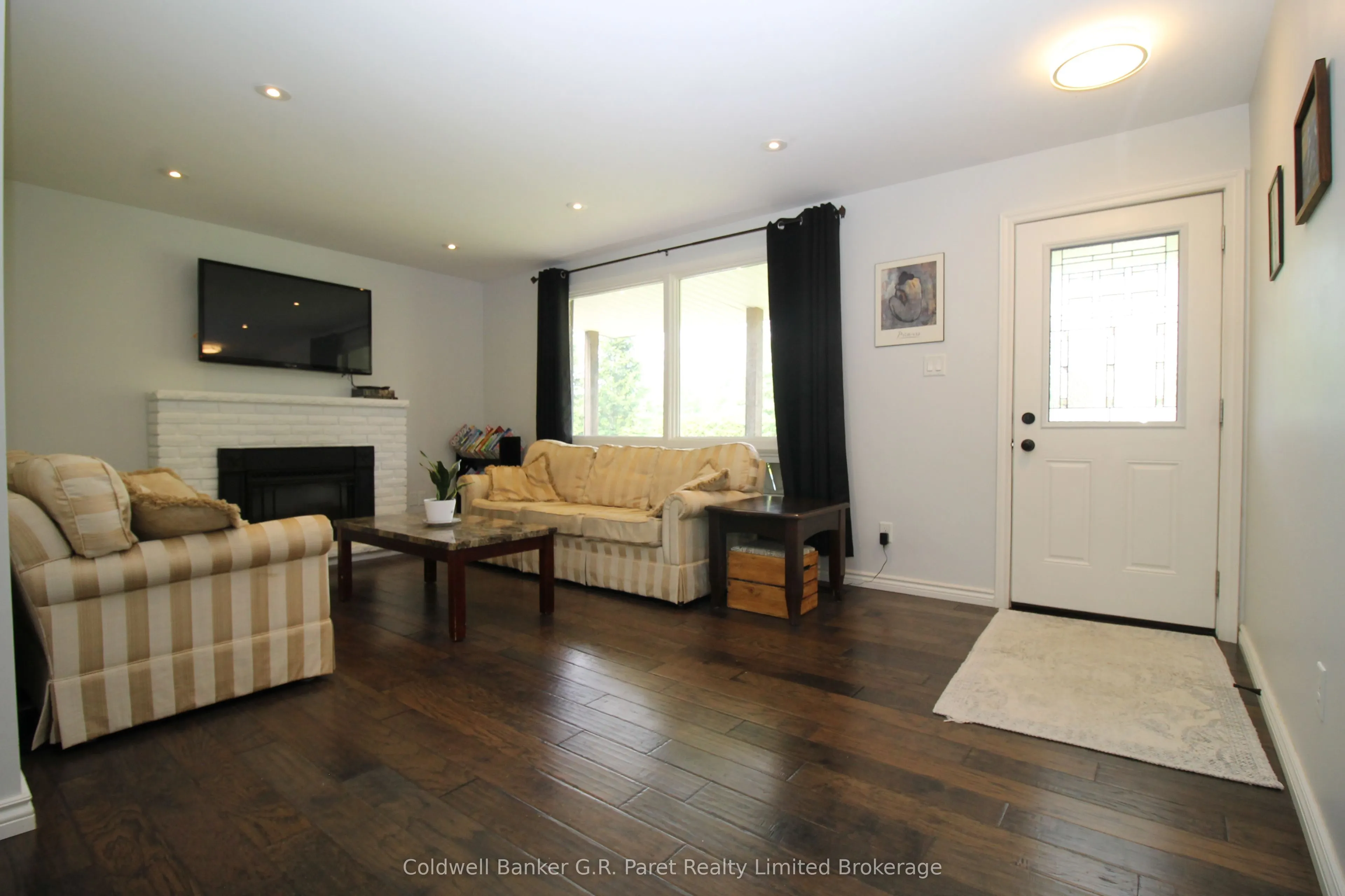104 Simcoe Crescent