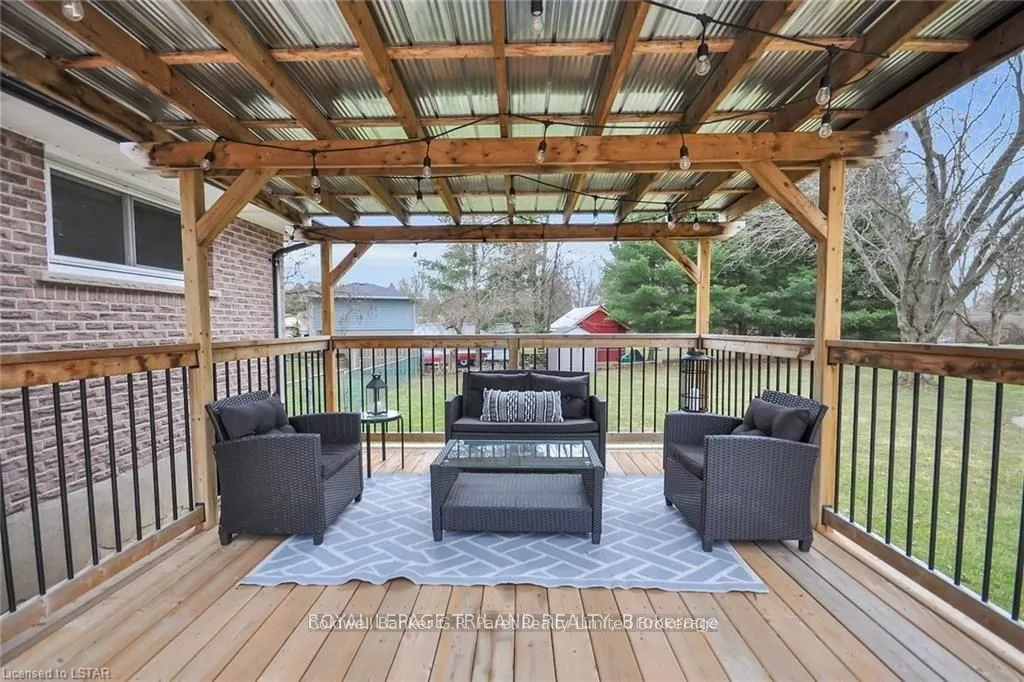 104 Simcoe Crescent