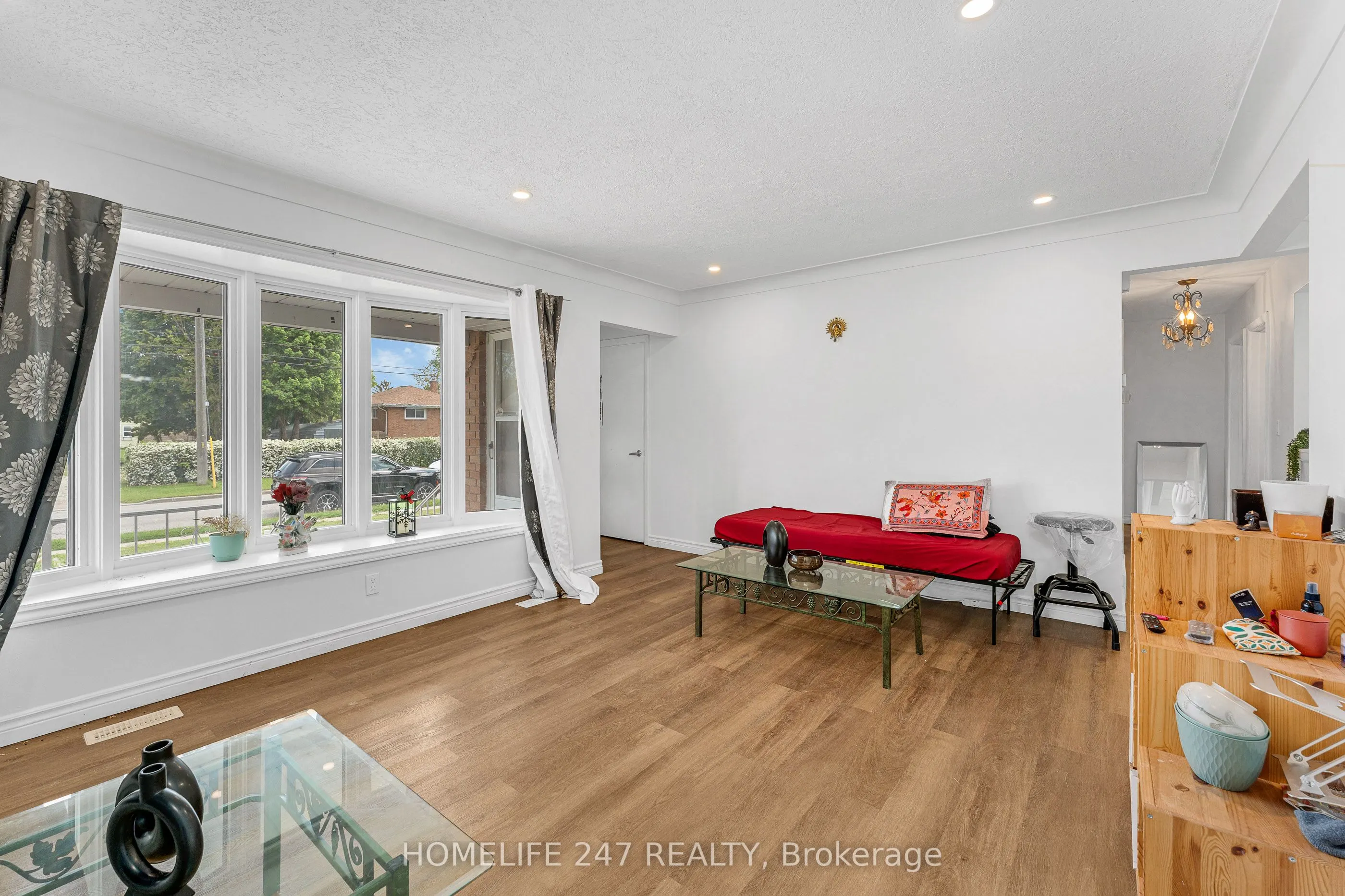 951 Riverdale Avenue