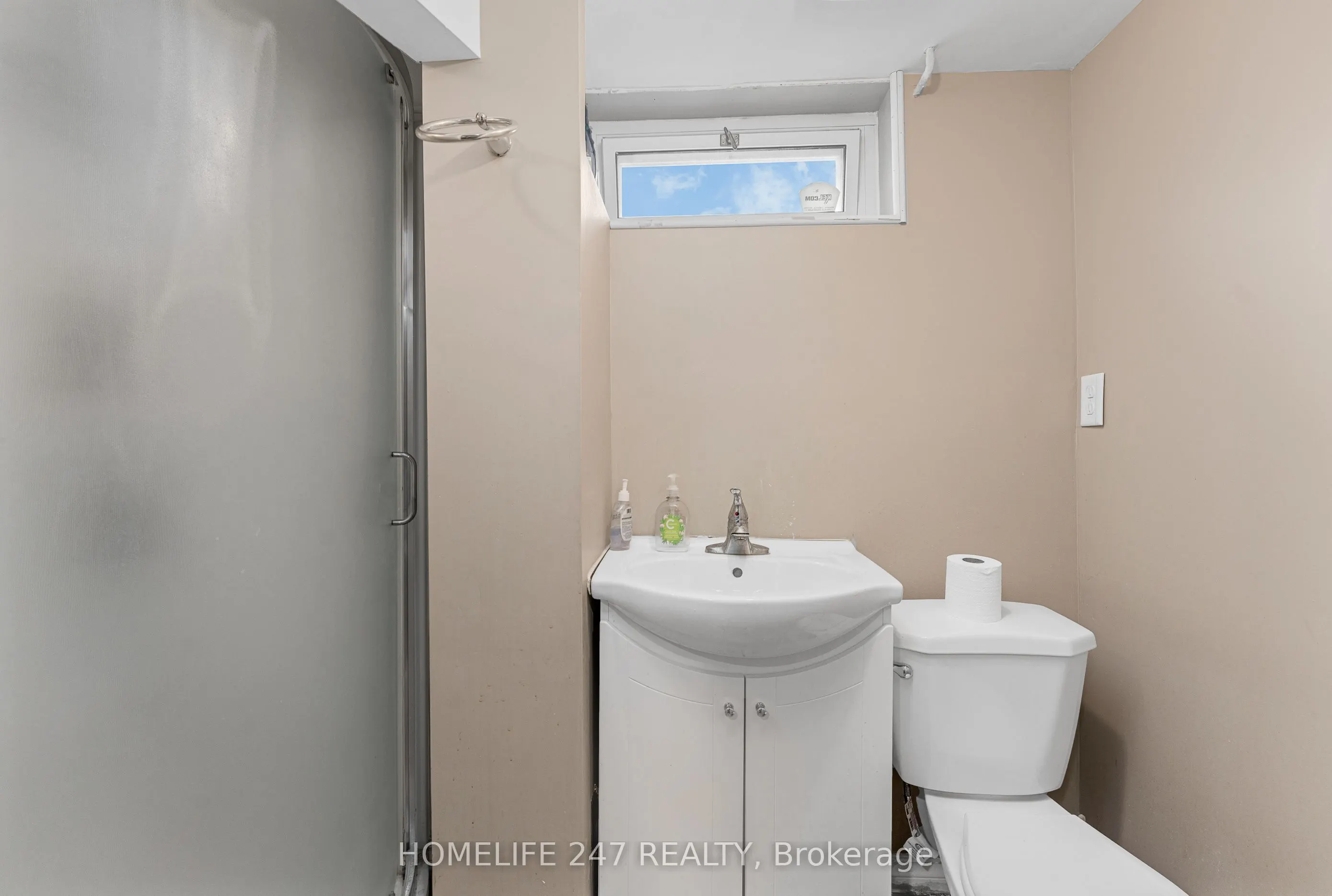 951 Riverdale Avenue